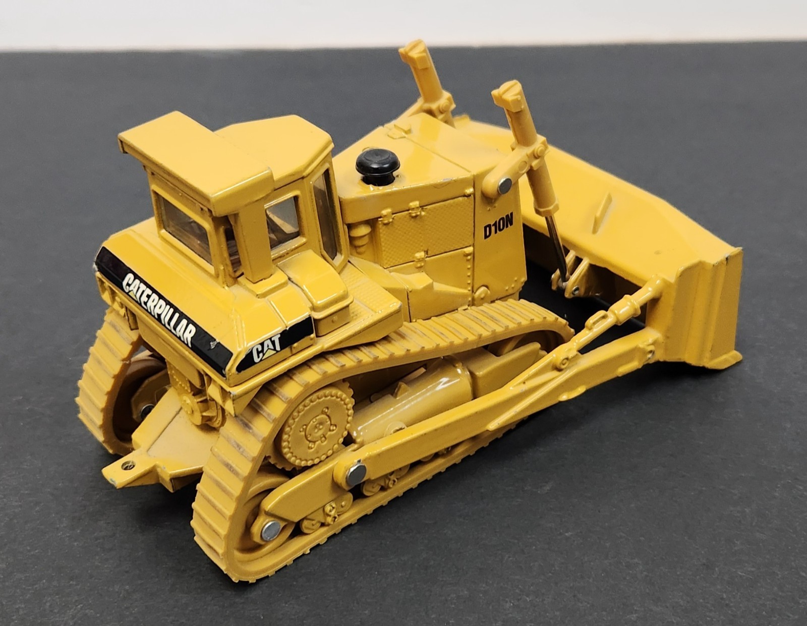Vintage ERTL Caterpillar D10N Track-Type Tractor Bulldozer 1:50 Scale Diecast