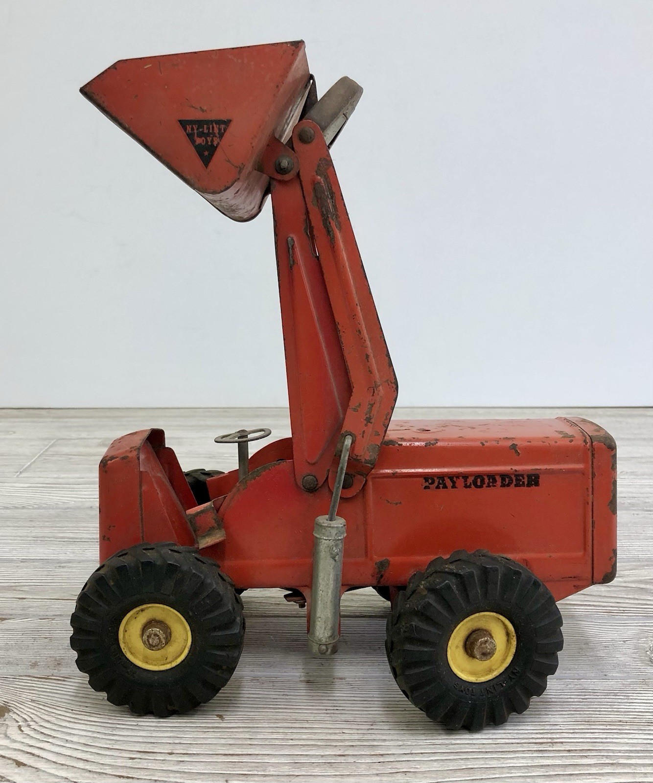 1950’s Ny-Lint Hough Payloader Pressed Metal Truck /b
