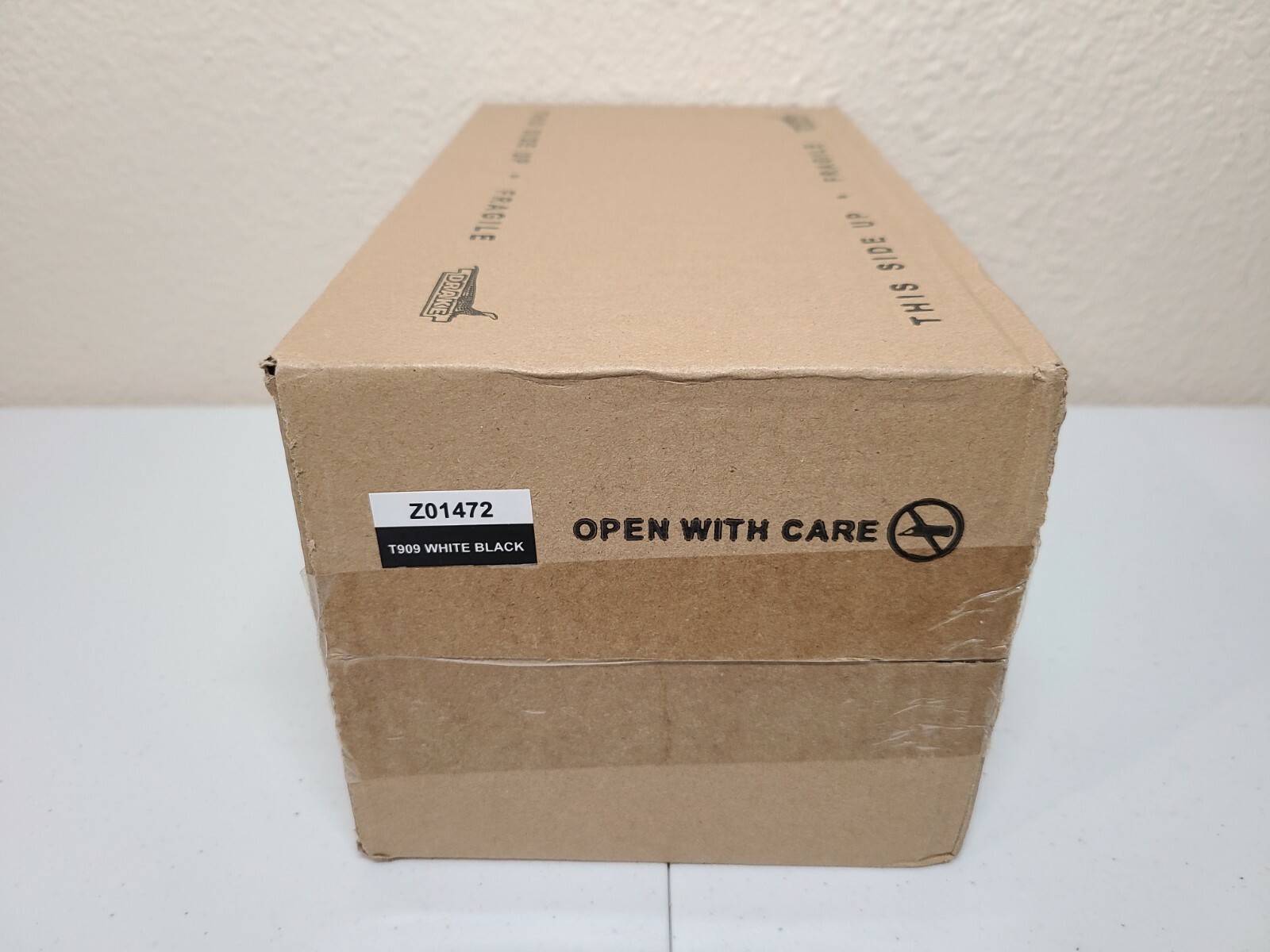 Kenworth T909 Prime Mover Truck – White/Black Drake 1:50 Scale Model #Z01472 New