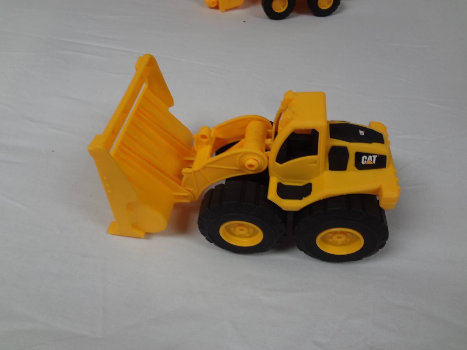 Caterpillar Mini Crew 3 Pack Construction Toys Building set – NEW