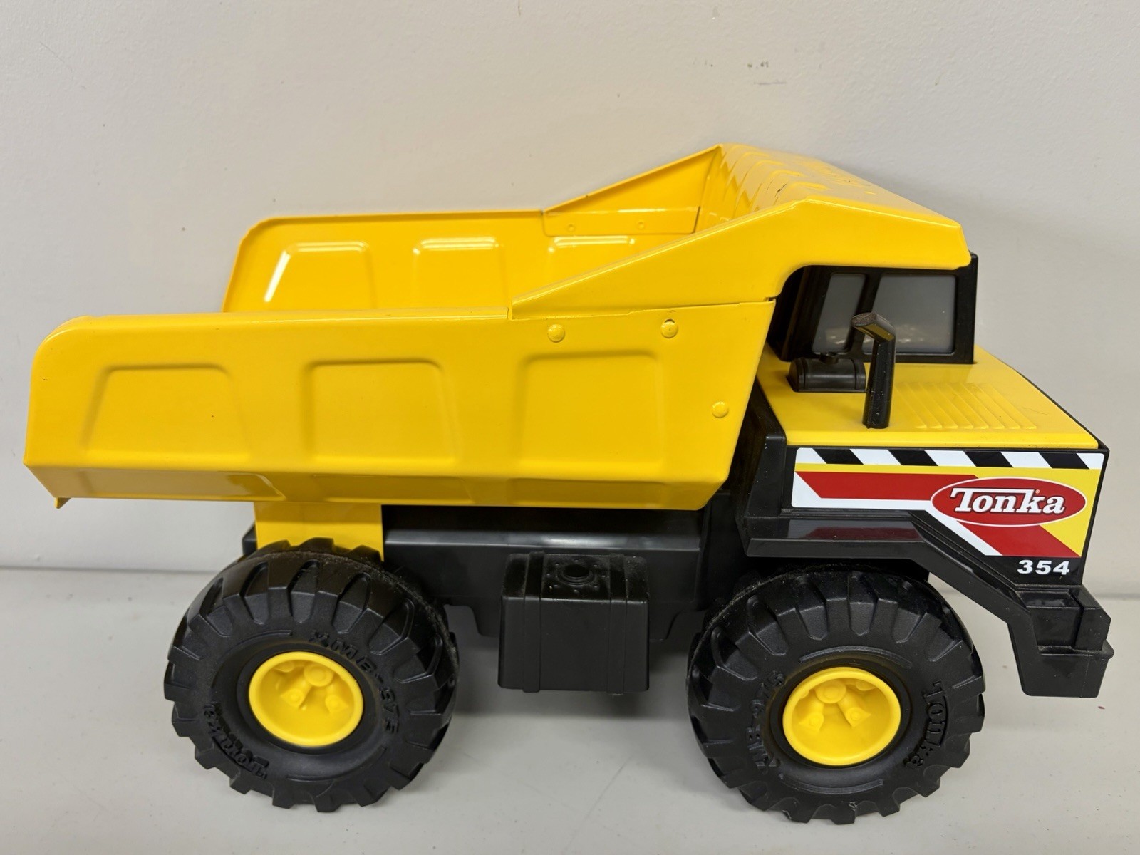 Tonka Mighty Dump Truck 354 Metal/ Plastic Hasbro 2012