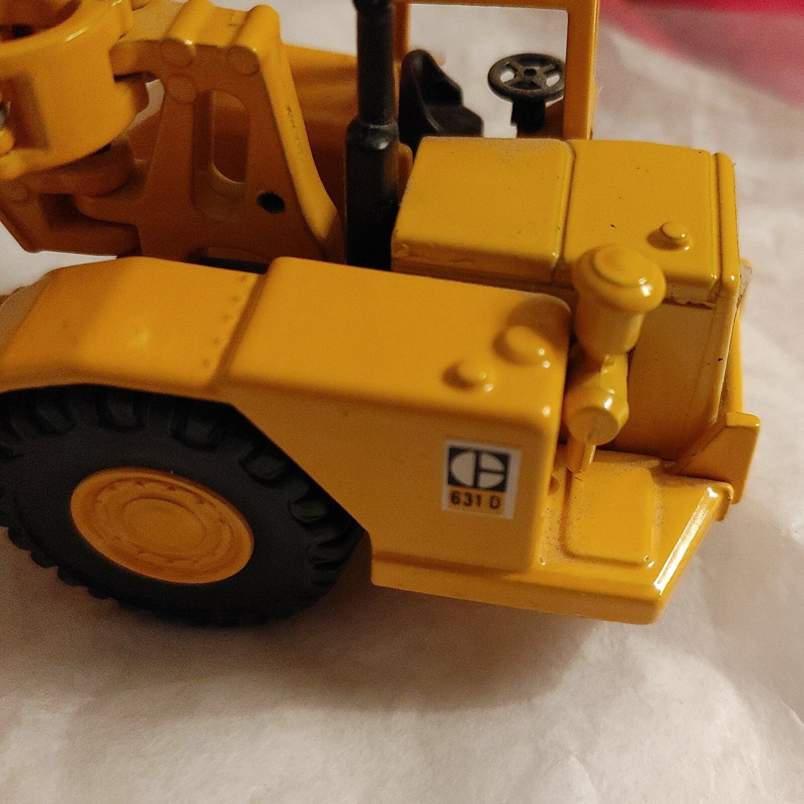 1:50 8″ L CAT # 6310 MINIATIRAS PARTS REATTACHED, SEE PHOTOS, PARTS OR REPAIR