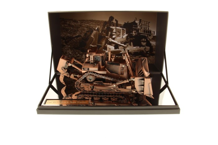 DIECAST MASTERS – Bull CATERPILLAR Copper Finish D11T – 1/50 – DCM85517