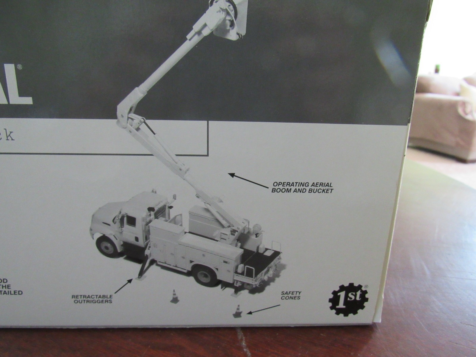 FIRST GEAR 1/34 HANCOCK WOOD IHC 4400 UTILITY TRUCK – NIB – NEVER DISPLAYED