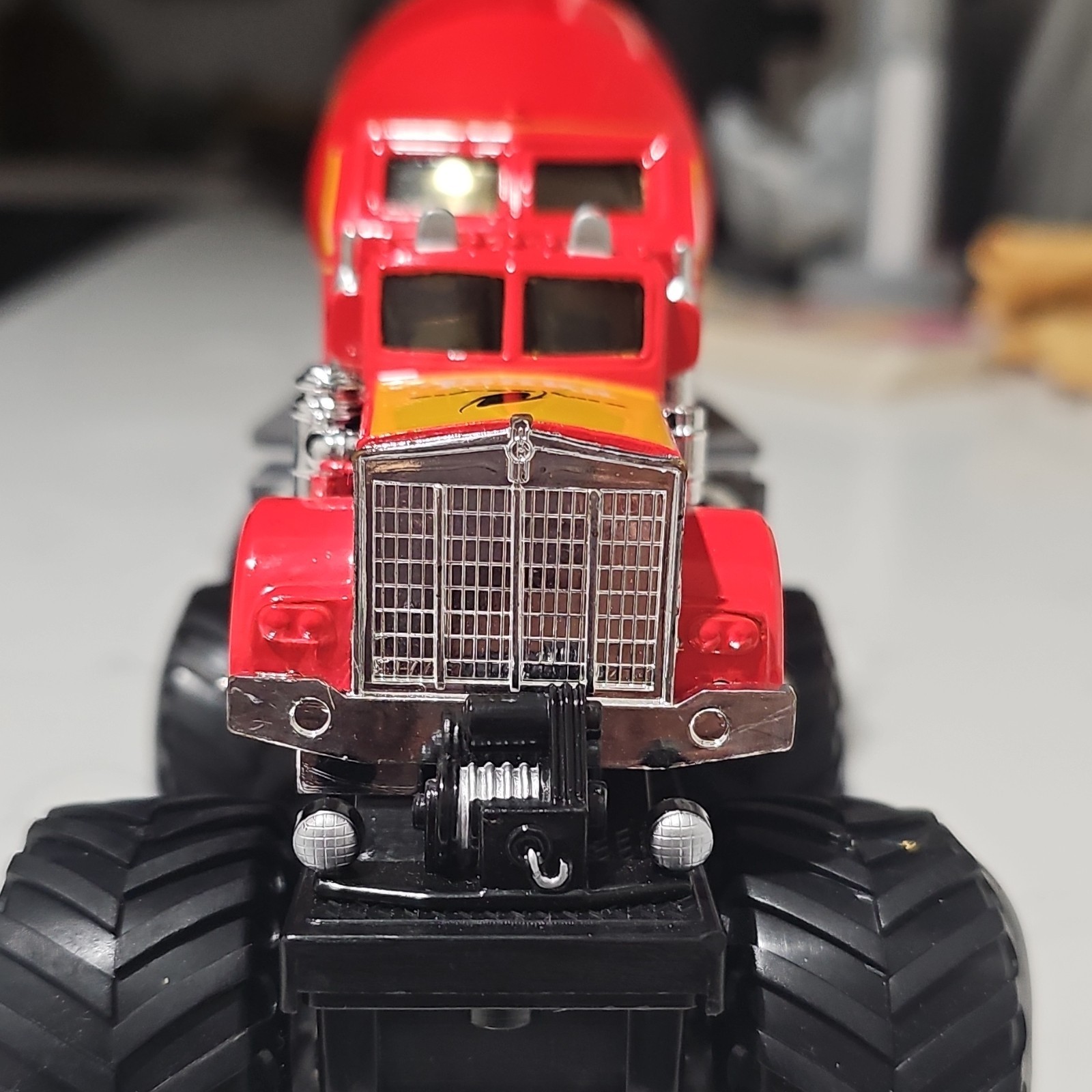 TONKA / MAISTO – QUARRY MONSTERS – CEMENT TRUCK – 1999 – METAL PLASTIC – 9″ X 4″