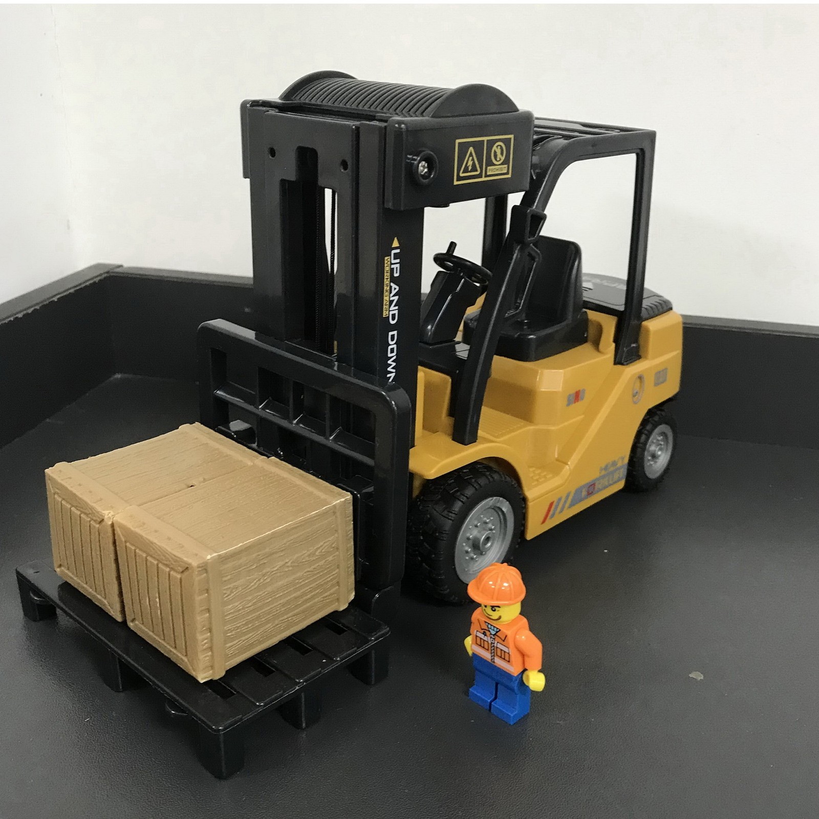 1:24 Remote Control Forklift Full Functional Sound And Light Alloy Forklift