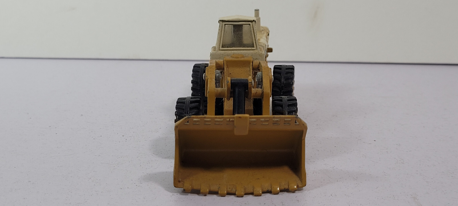 Dresser 560B Wheel Pay Loader Construction Farm Ertl Rare Vintage