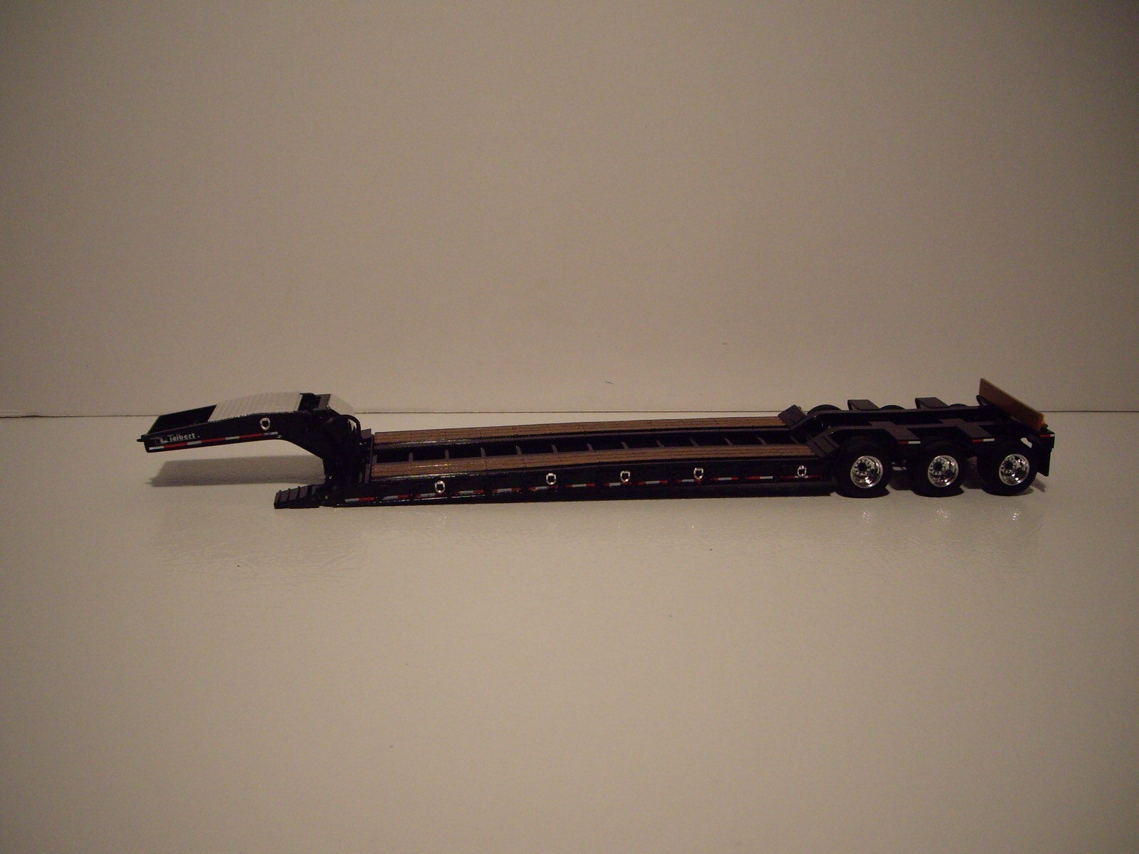 FIRST GEAR 1/50 BLACK TALBERT 555A TRI-AXLE LOWBOY DIECAST MASTERS