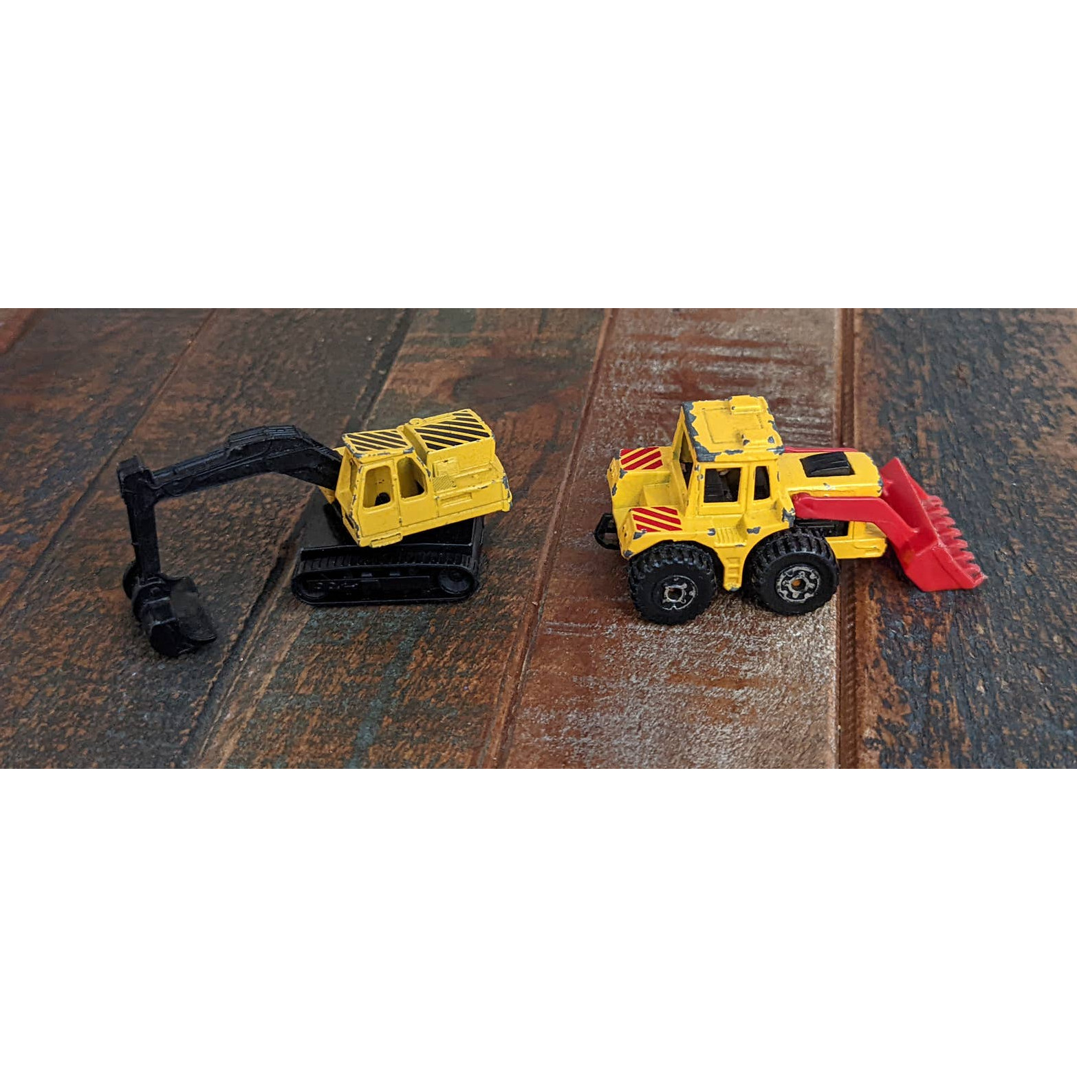 Matchbox Construction 1976 & 1980-Tractor Shovel and Escavtor