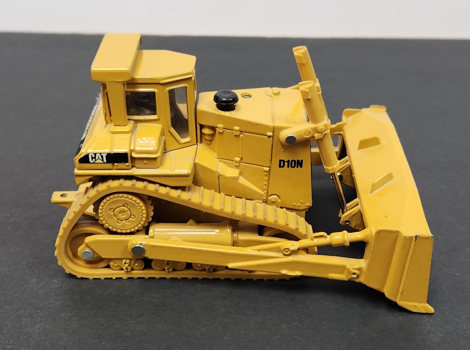Vintage ERTL Caterpillar D10N Track-Type Tractor Bulldozer 1:50 Scale Diecast