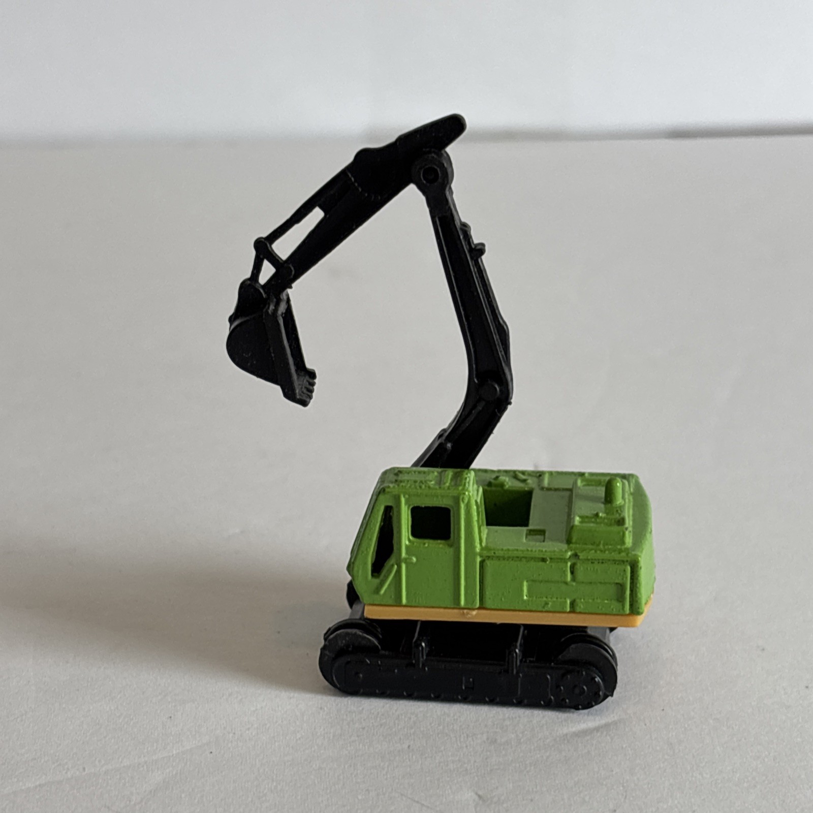 Unbranded 1:87 HO Scale Miniature Excavator Construction Vehicle Diecast/Plastic