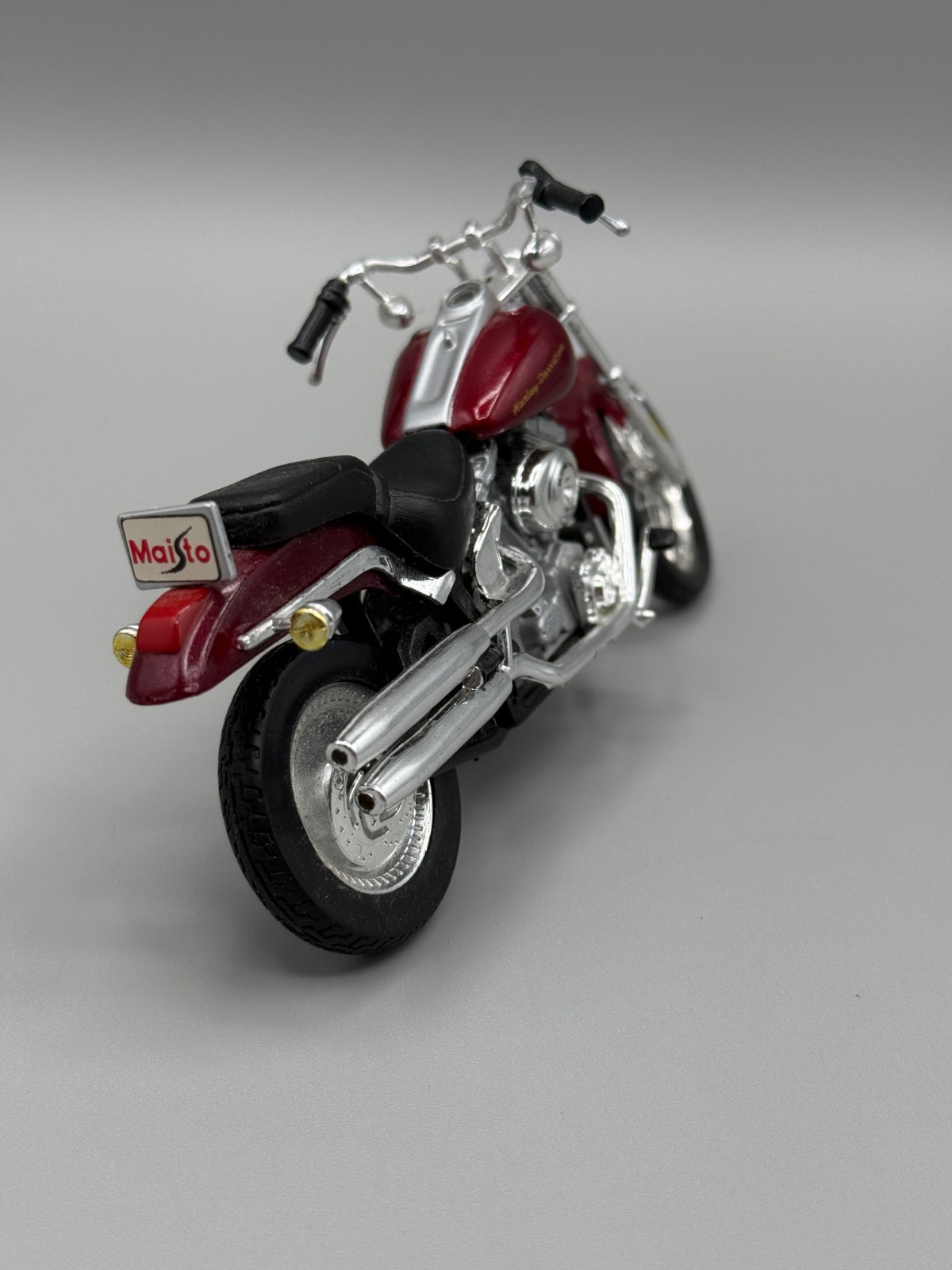 Maisto 1/18 HARLEY-DAVIDSON Motorcycle 1984 FXST Softail Red