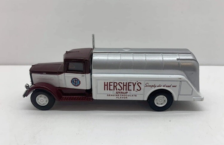 1:64 AHL Hartoy Peterbilt Delivery Truck Car Hershey’s Syrup Diecast Model 1939.