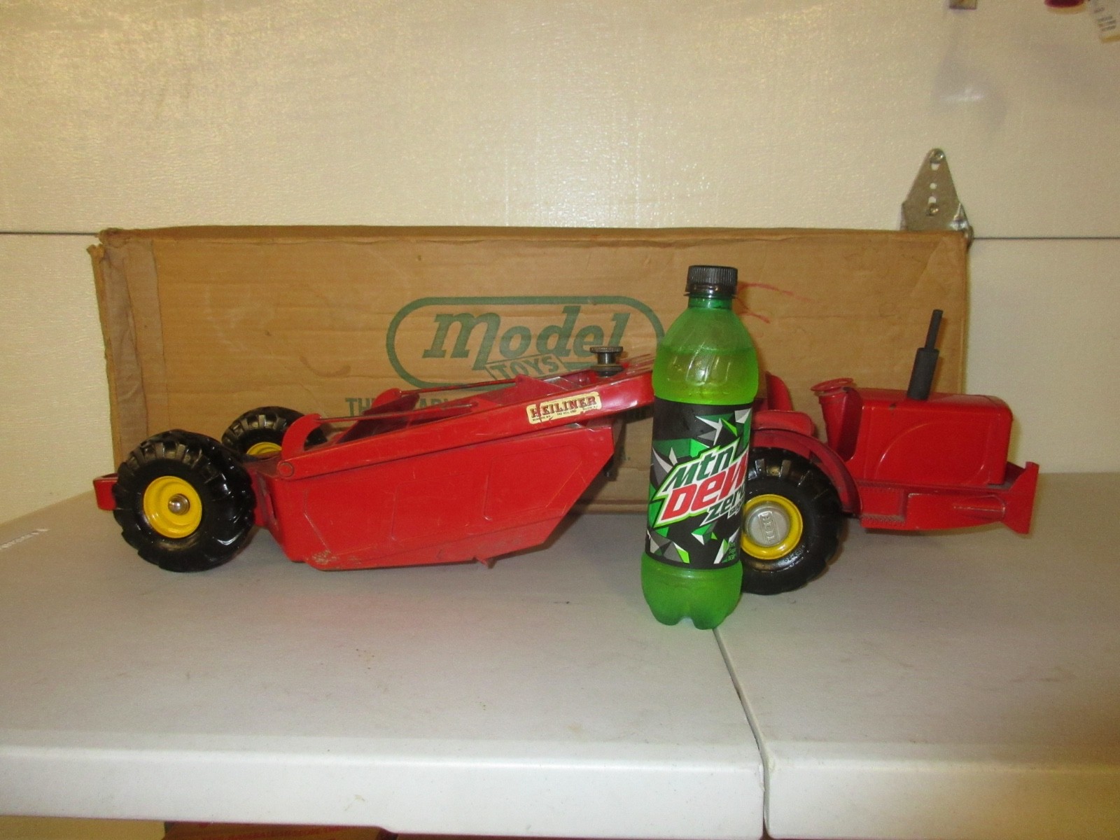 1950s Doepke Model Toys 29″ Heiliner Earth Mover Scraper w/ Original Box
