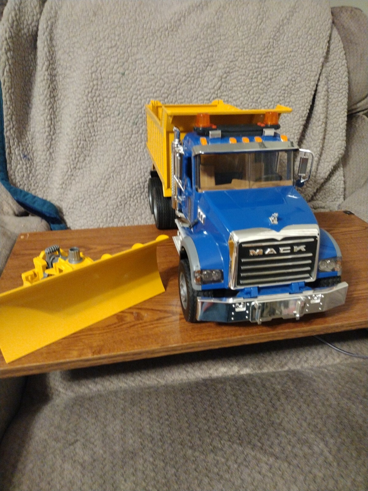 Bruder Mack Granite Dump Truck With Plow Tested Works 2007 Germany