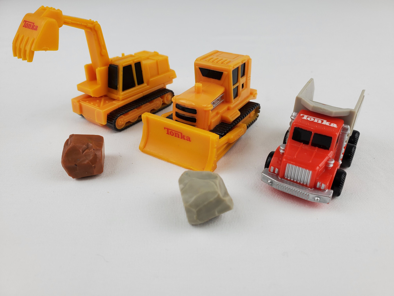 MicroVerse 1996 Tonka Tough Trucks Series #1 Bulldozer, Crane & Dump Truck