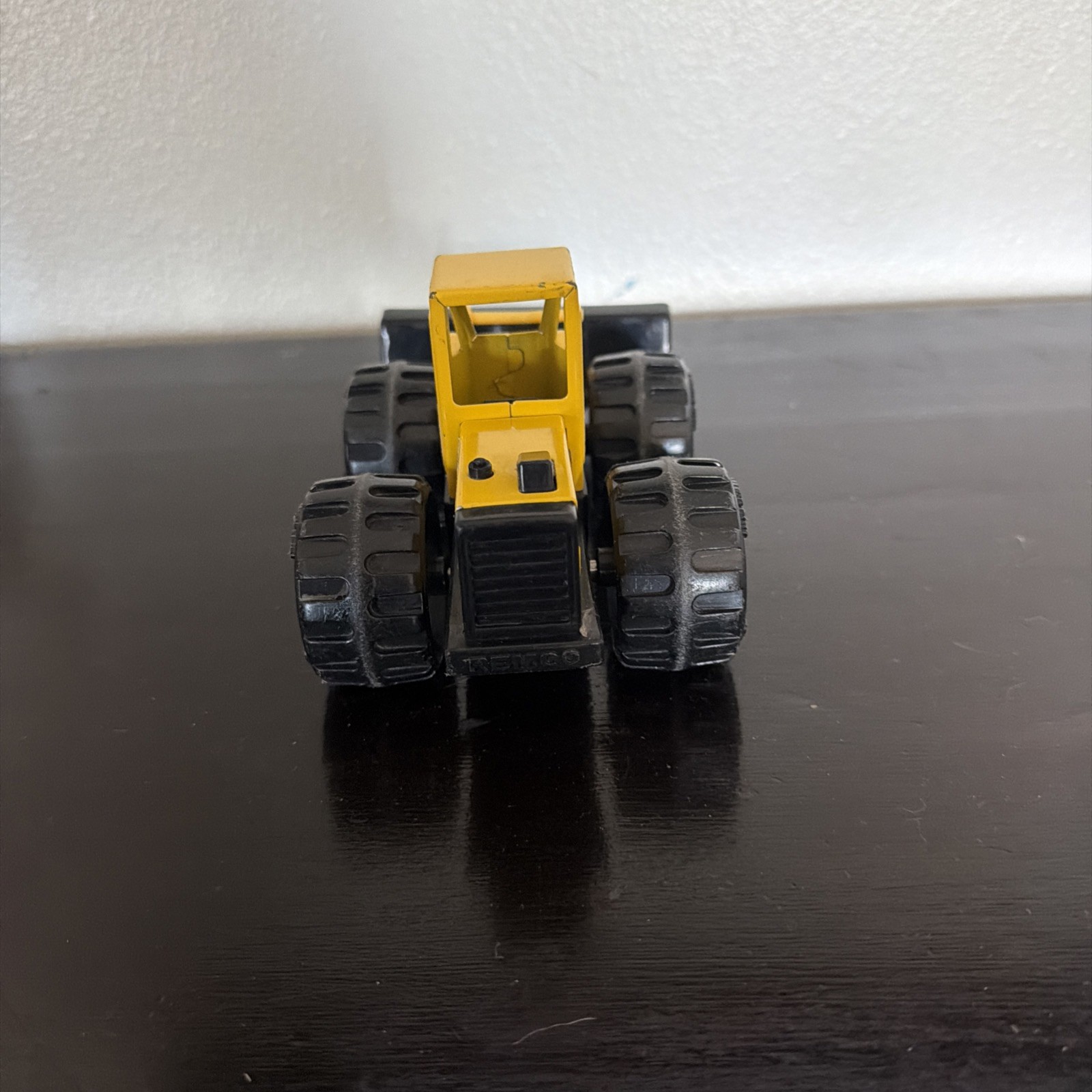 Vintage 1986 Caterpillar Front Loader Bucket Yellow and Black Tractor Truck