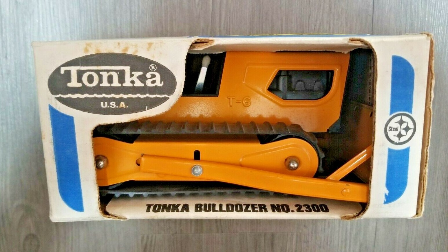 VINTAGE YELLOW TONKA BULLDOZER NO. 2300 with ORIGINAL BOX