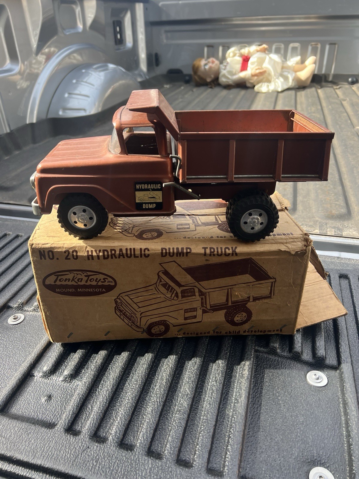 Vintage 1958 Tonka hydraulic dump Truck #20 original condition w play wear & box