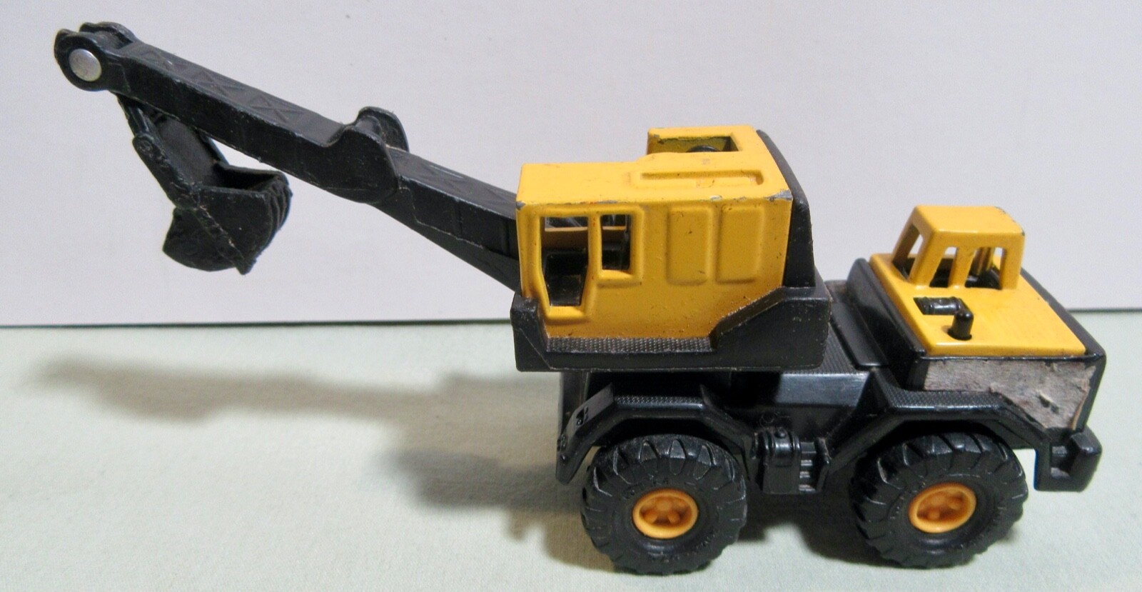 Maisto / Tonka 1/64 Scale Construction Equipment (Lot of 7 Pieces)