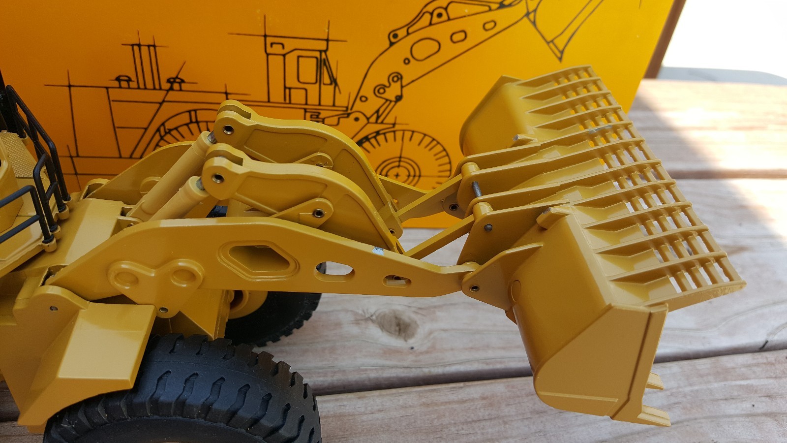 Norscot NZG 478 Caterpillar CAT 994D Wheel Loader NIB O Scale 1/50th Scale