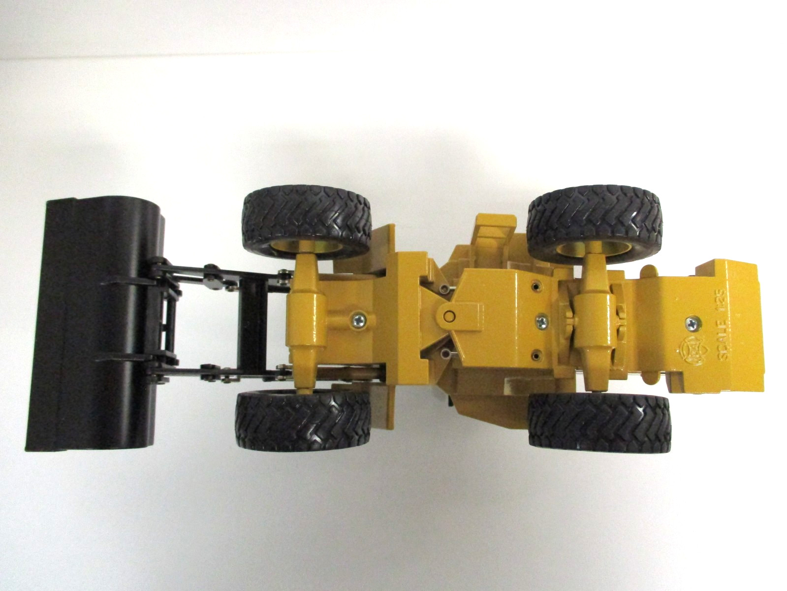 JOAL – CATERPILLAR / CAT 1T18F RUBBER TIRE LOADER – 1/25 DIECAST