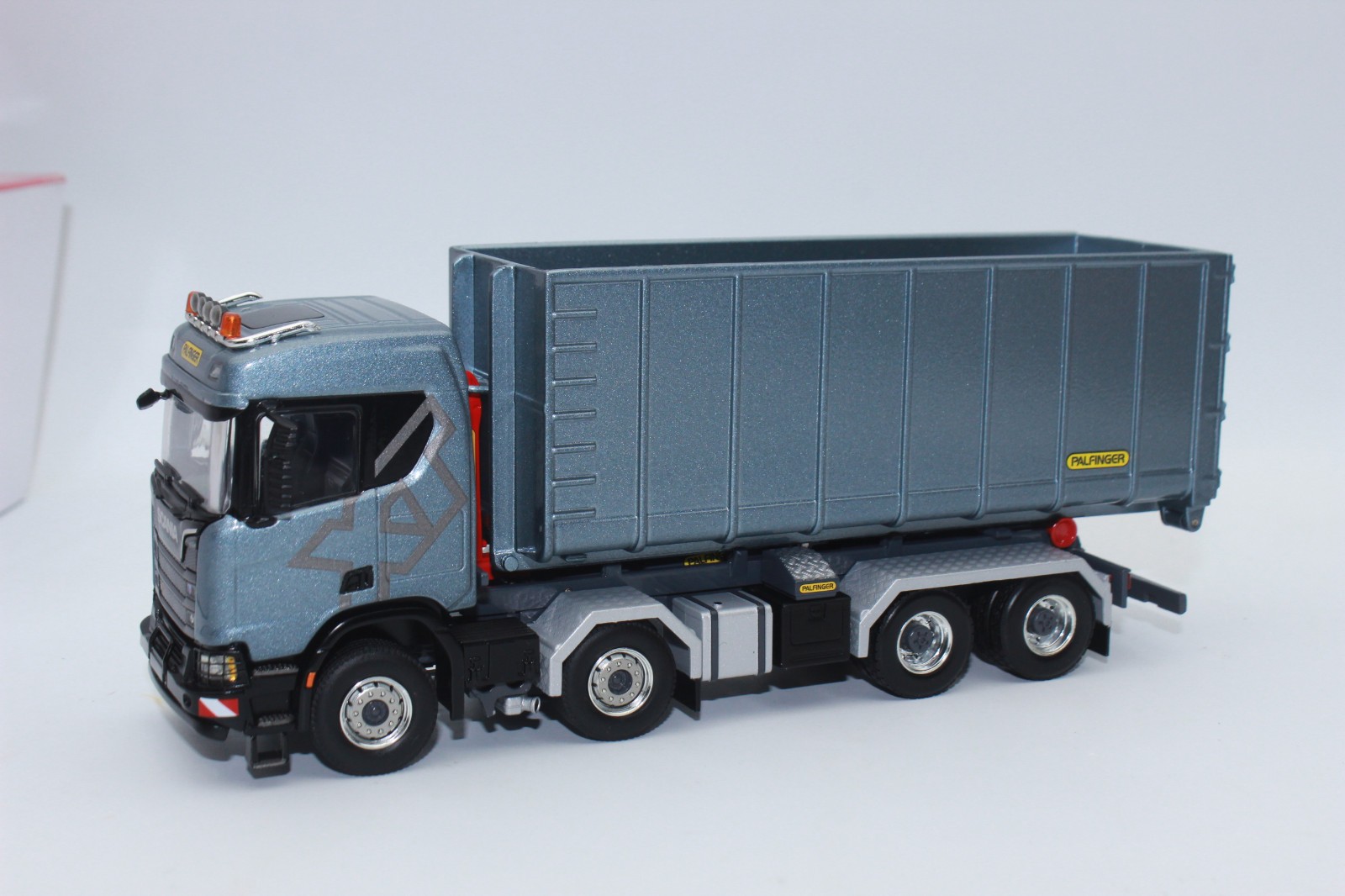 WSI 02-3793 Scania R CR20 Hooklift 8×4 1:50 Diecast Model New Boxed
