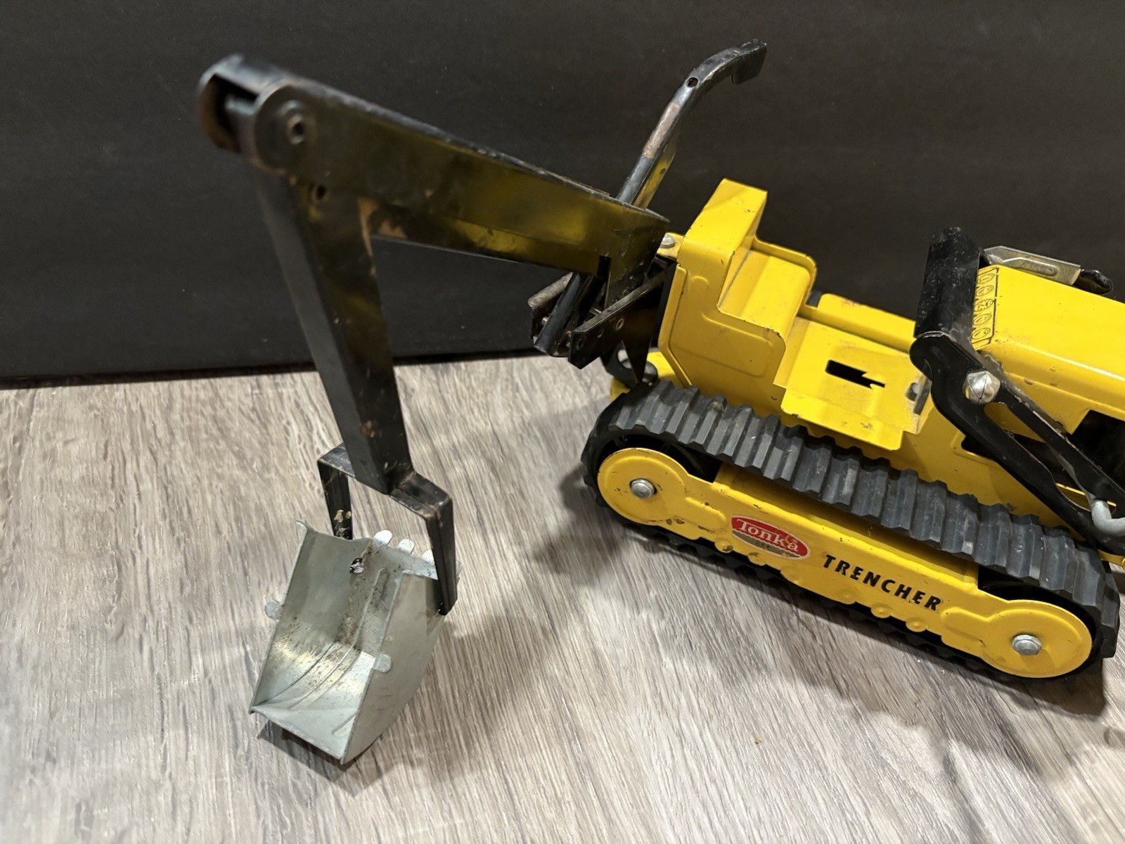 Vintage Tonka T-6 Crawler Trencher Backhoe Loader Pressed Steel Toy USA Tracks