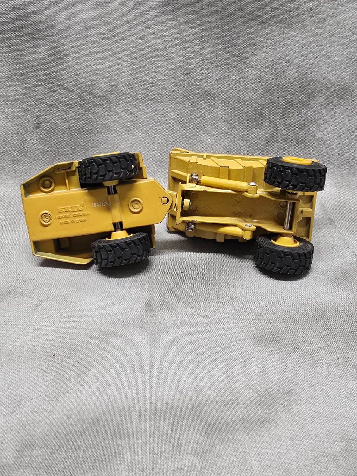 Ertl Caterpillar D25D