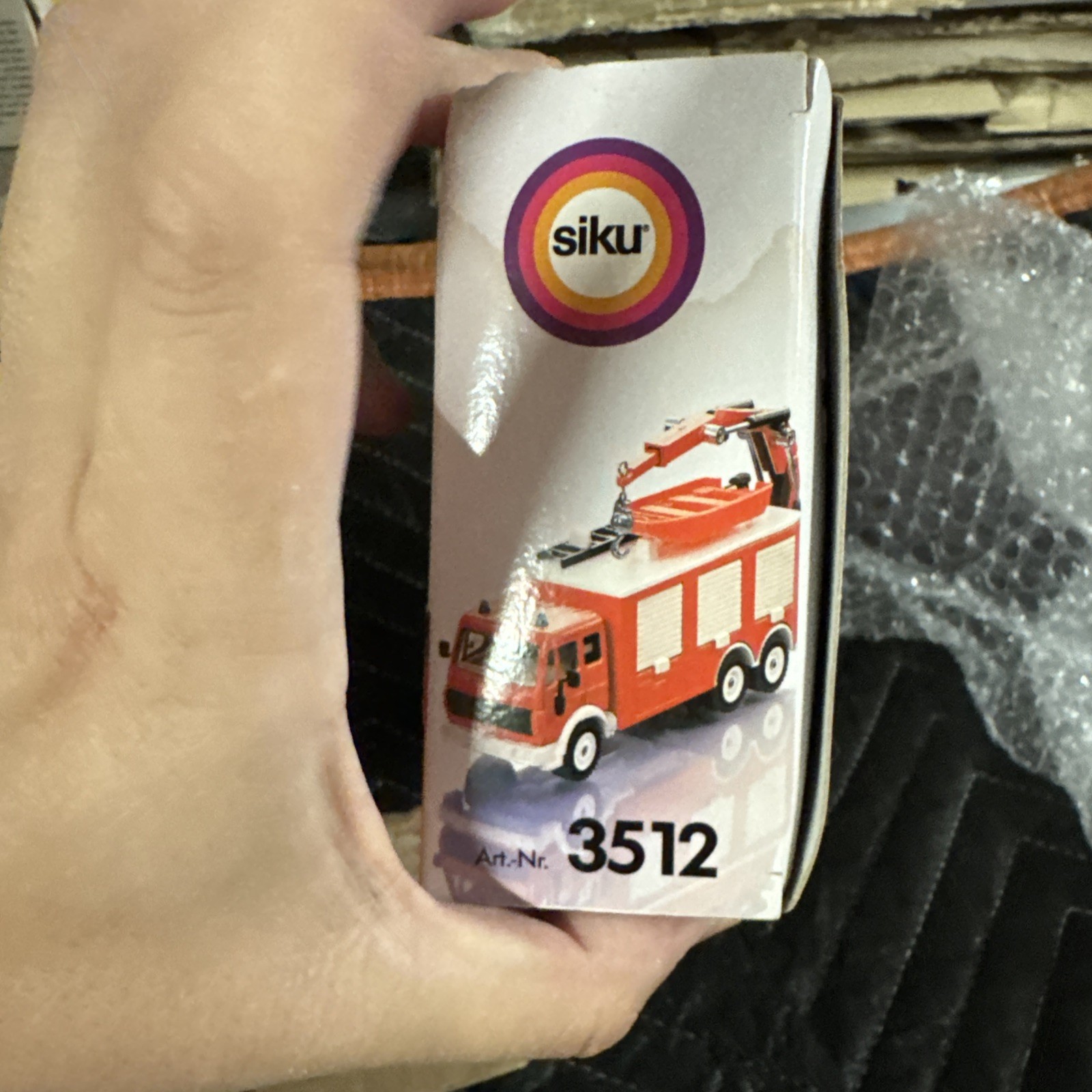 SIKU 3512 ‘FEUERWEHR-RUSTWAGEN FEUERWEHR FIRE EQUIPMENT TRUCK’ 1:55. MIB/BOXED.