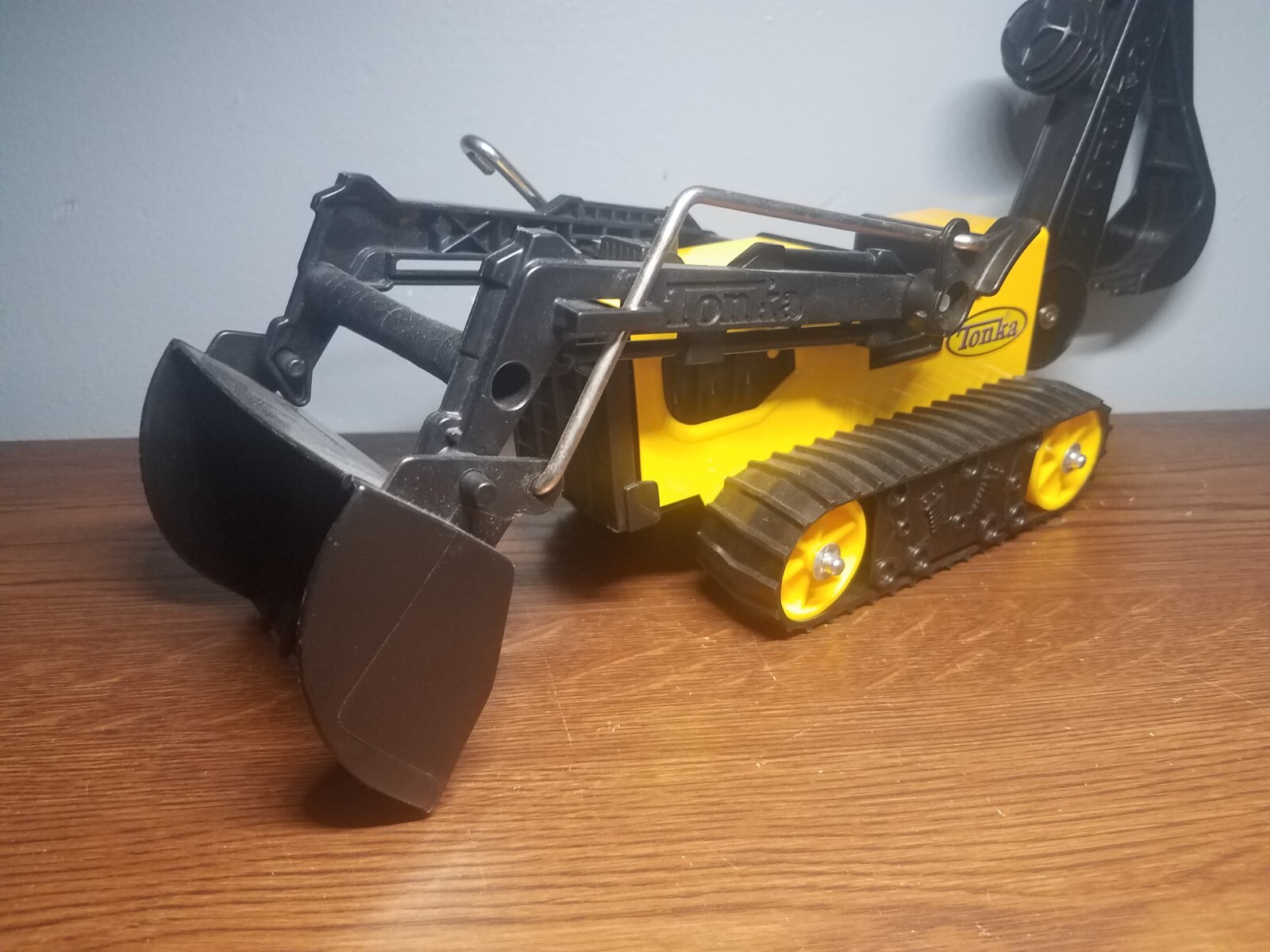 2012 Tonka Hasbro Truck Back Hoe / Front End Loader Plastic and Metal Toy EUC