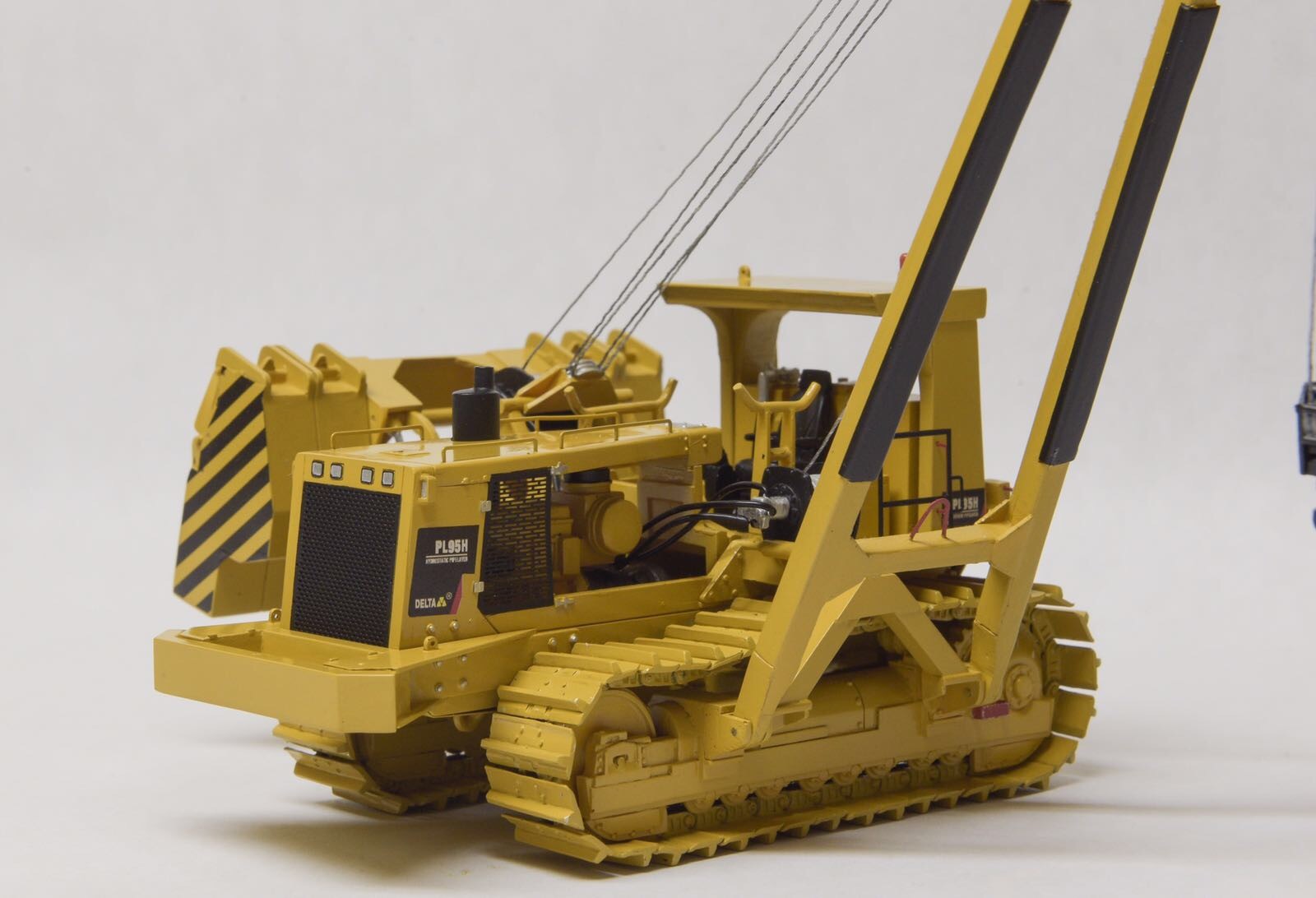 1/50 Delta Pipelayer PL95H – High Quality Resin KIT with Metal tracks