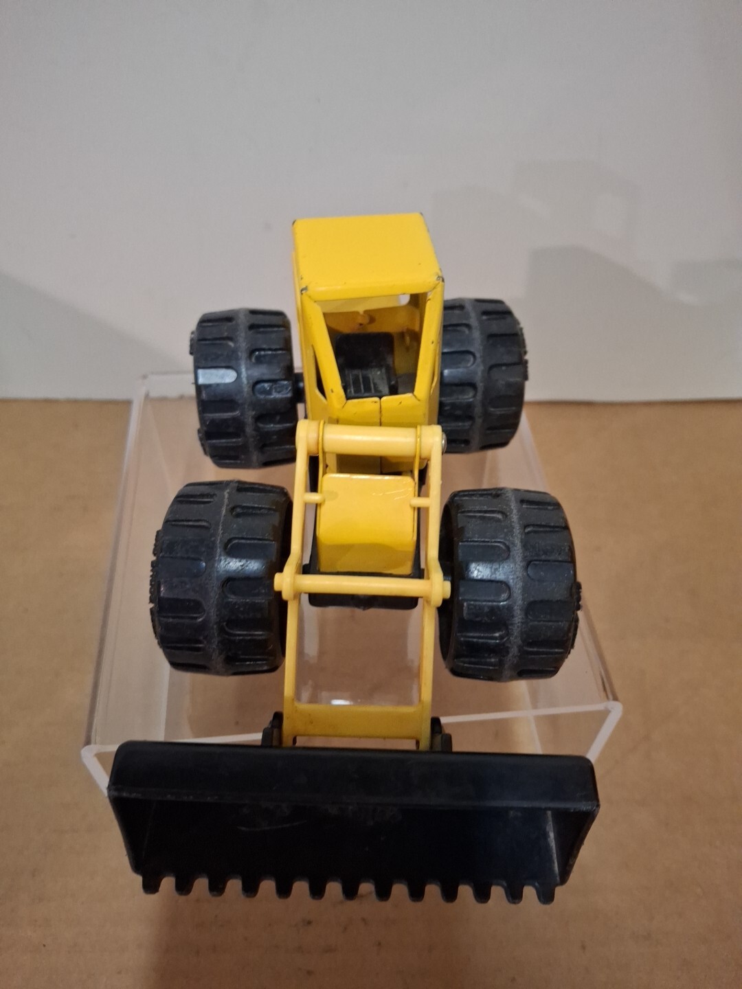 Vintage 1986 Caterpillar Front Loader Bucket Yellow and Black Tractor Truck