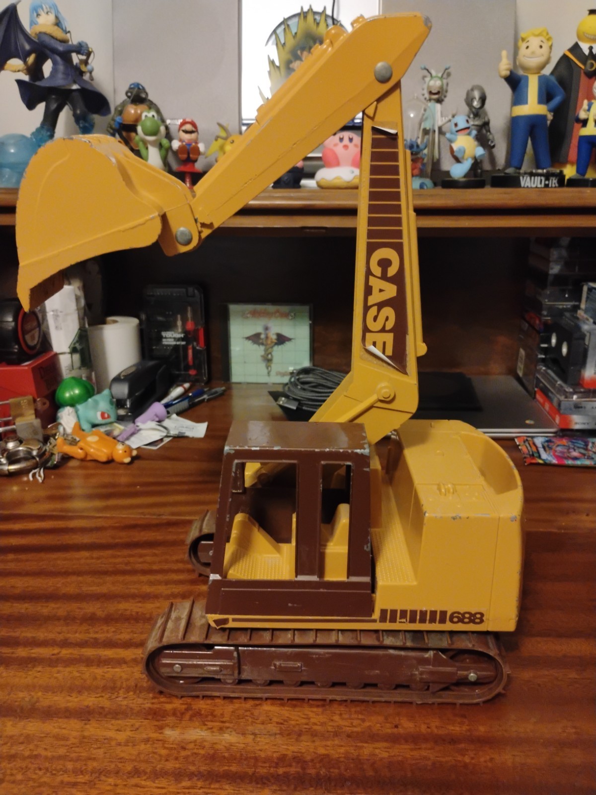 1/16 ERTL CASE Model 688 Excavator Construction Toy RARE