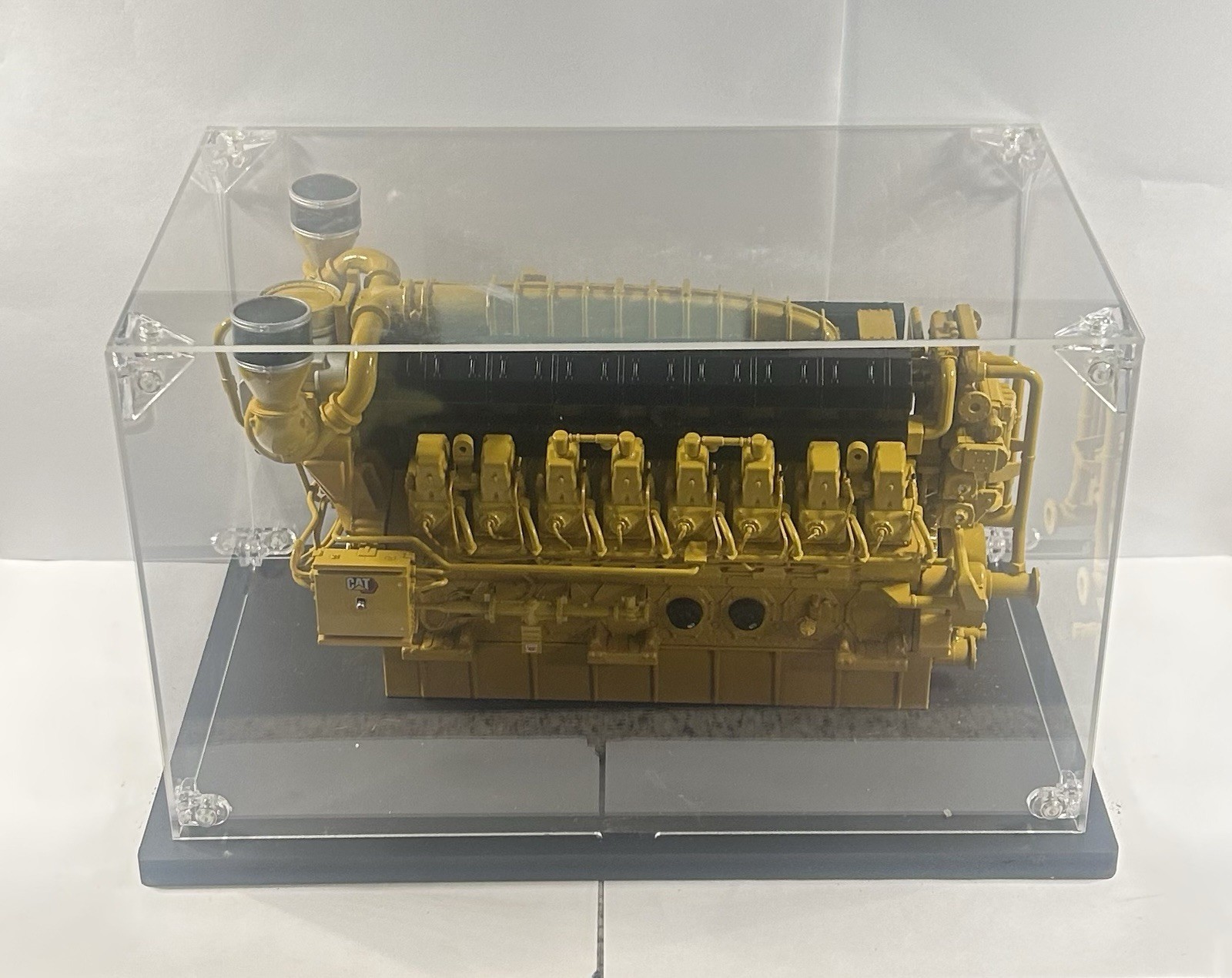 Caterpillar G3616 A4 Gas Compression Engine 1:25 Diecast Masters 85706 High Line