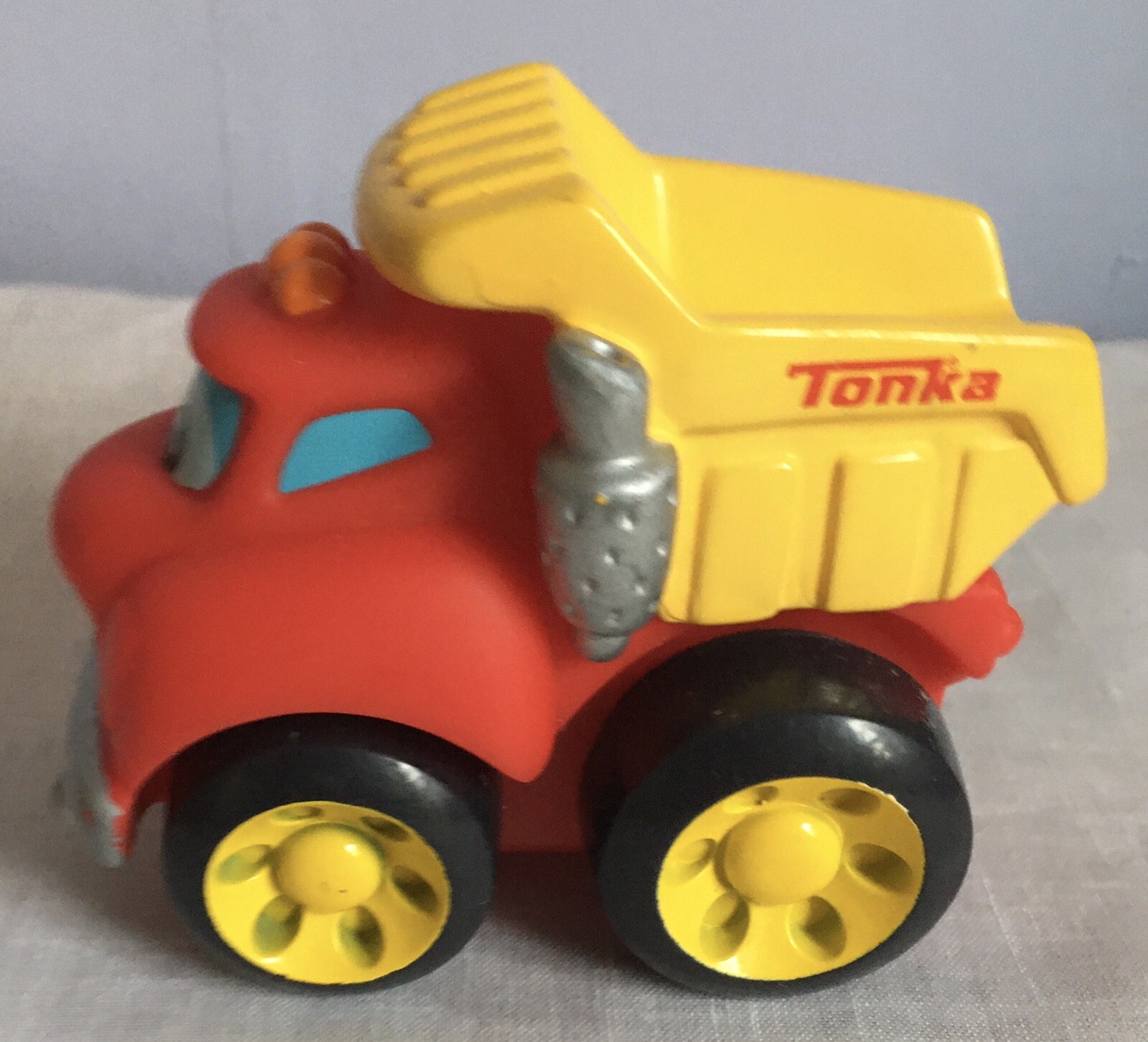 Set Tonka preschool toys, Dump truck, recycling truck, and fire truck