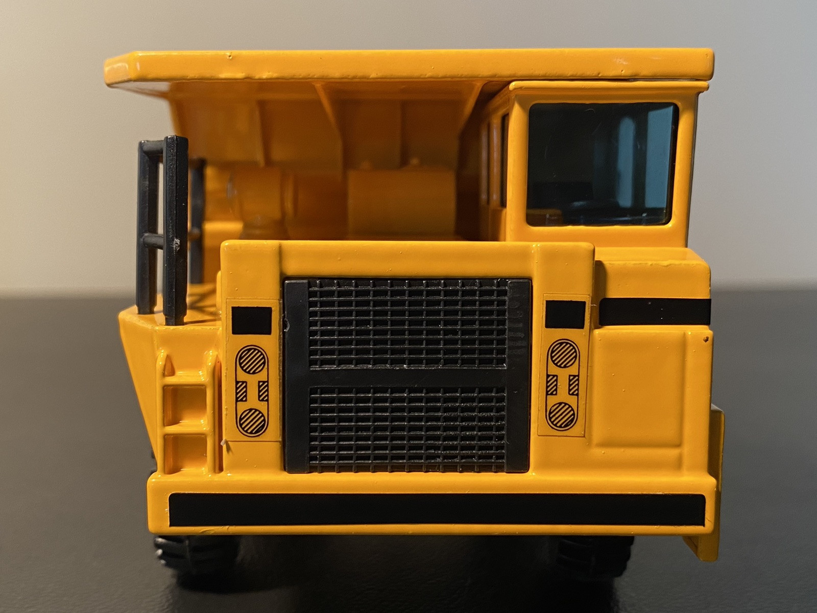 JOAL 1:50 die-cast #228 Euclid R32 Rigid Mine Dump Truck NEW condition!