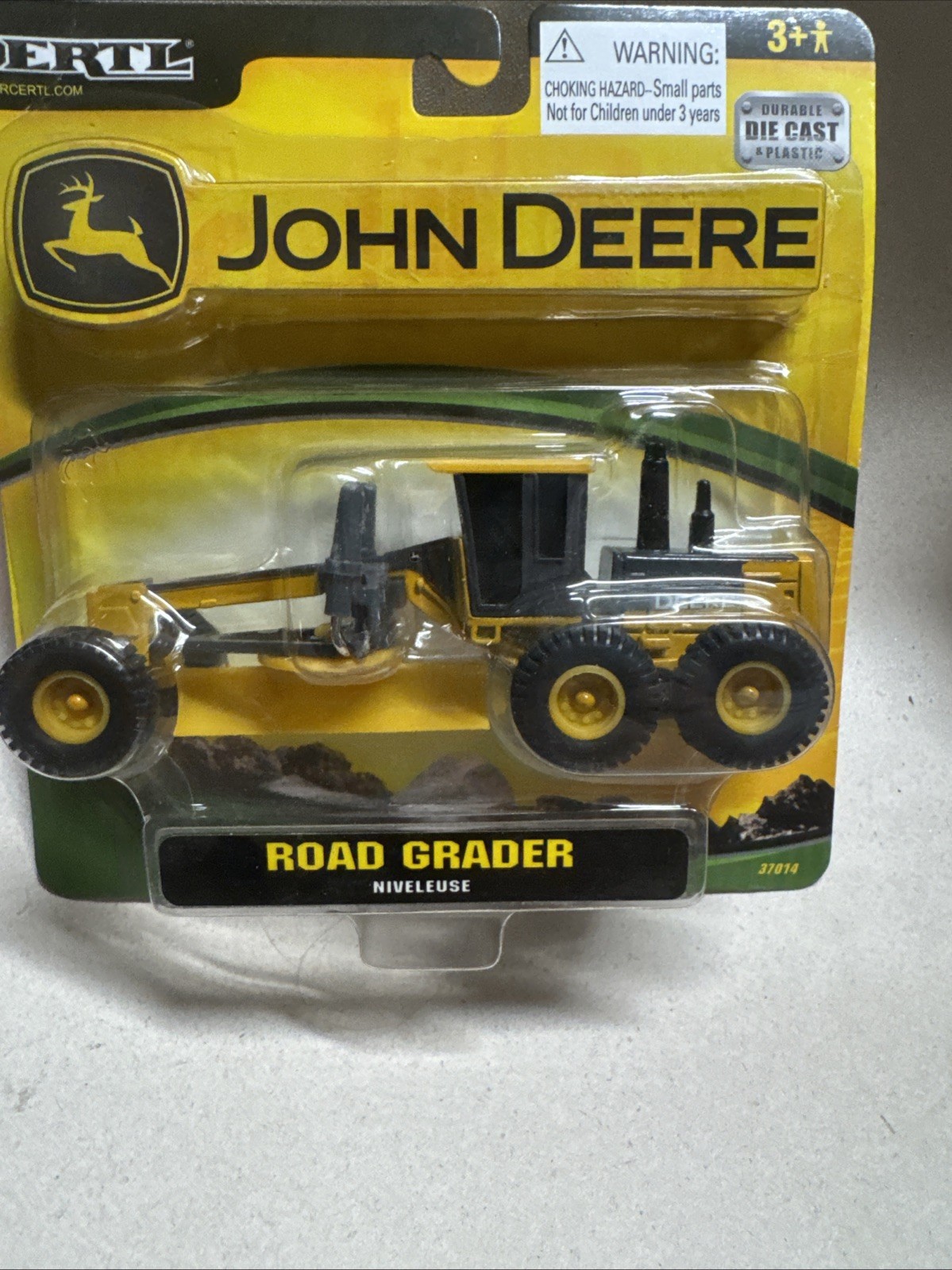 Ertl 2006 John Deere Road Grader Niveleuse # 37014