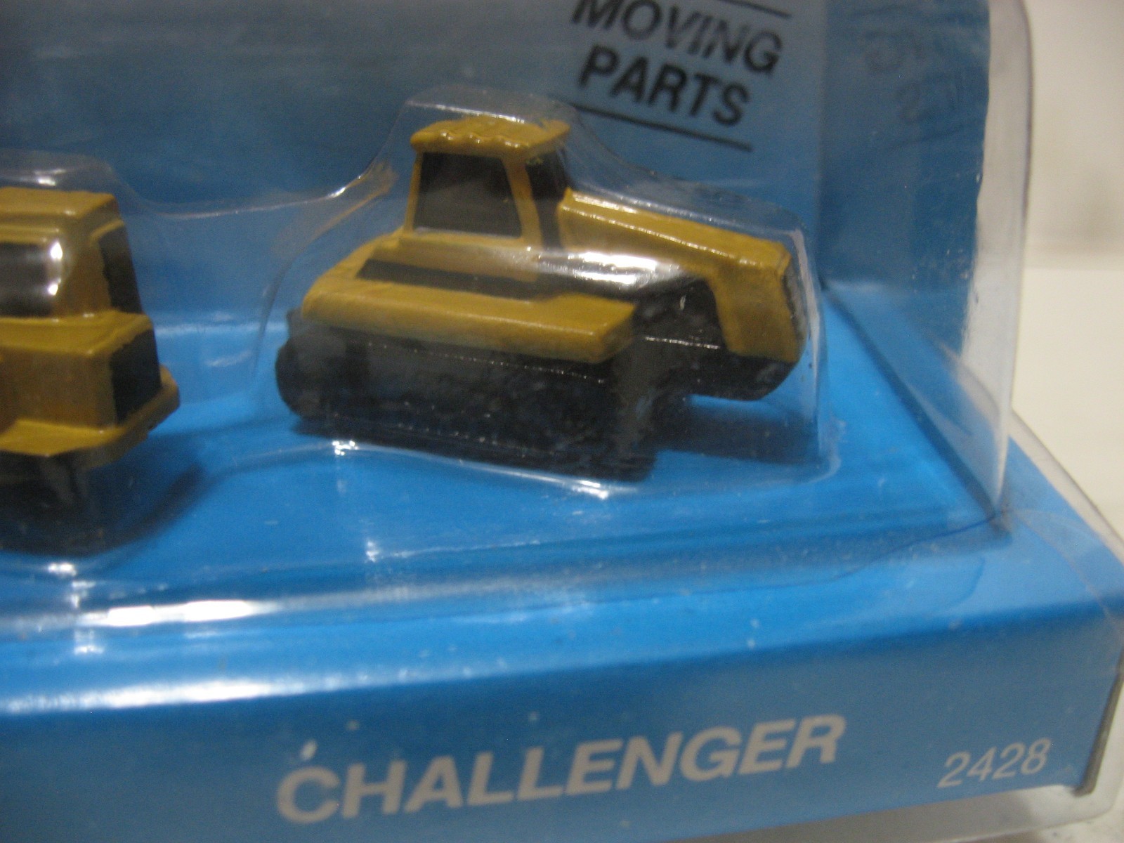 ERTL 2428 Mighty Movers Caterpillar Track -Type Tractor Scraper Challenger