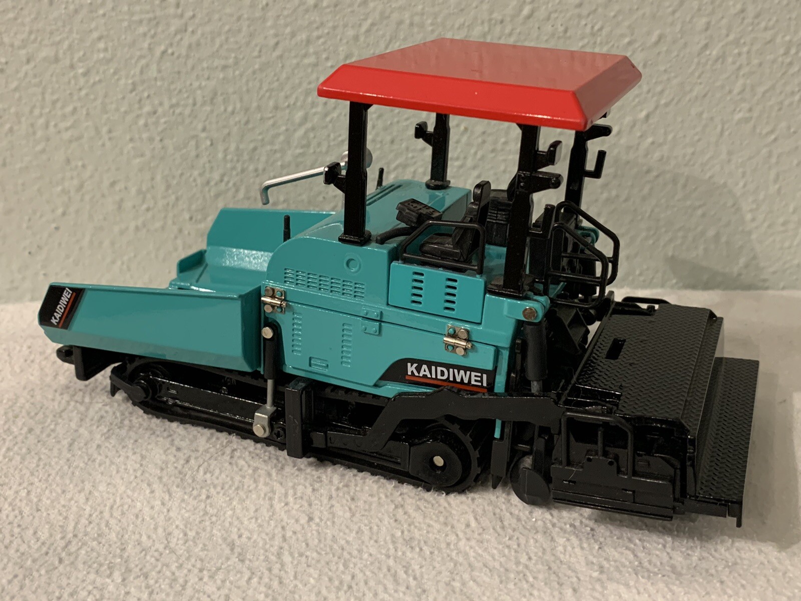 Kaidiwei Track Paver Die Cast 1/.40 Scale Rare Green Color Great Used Condition