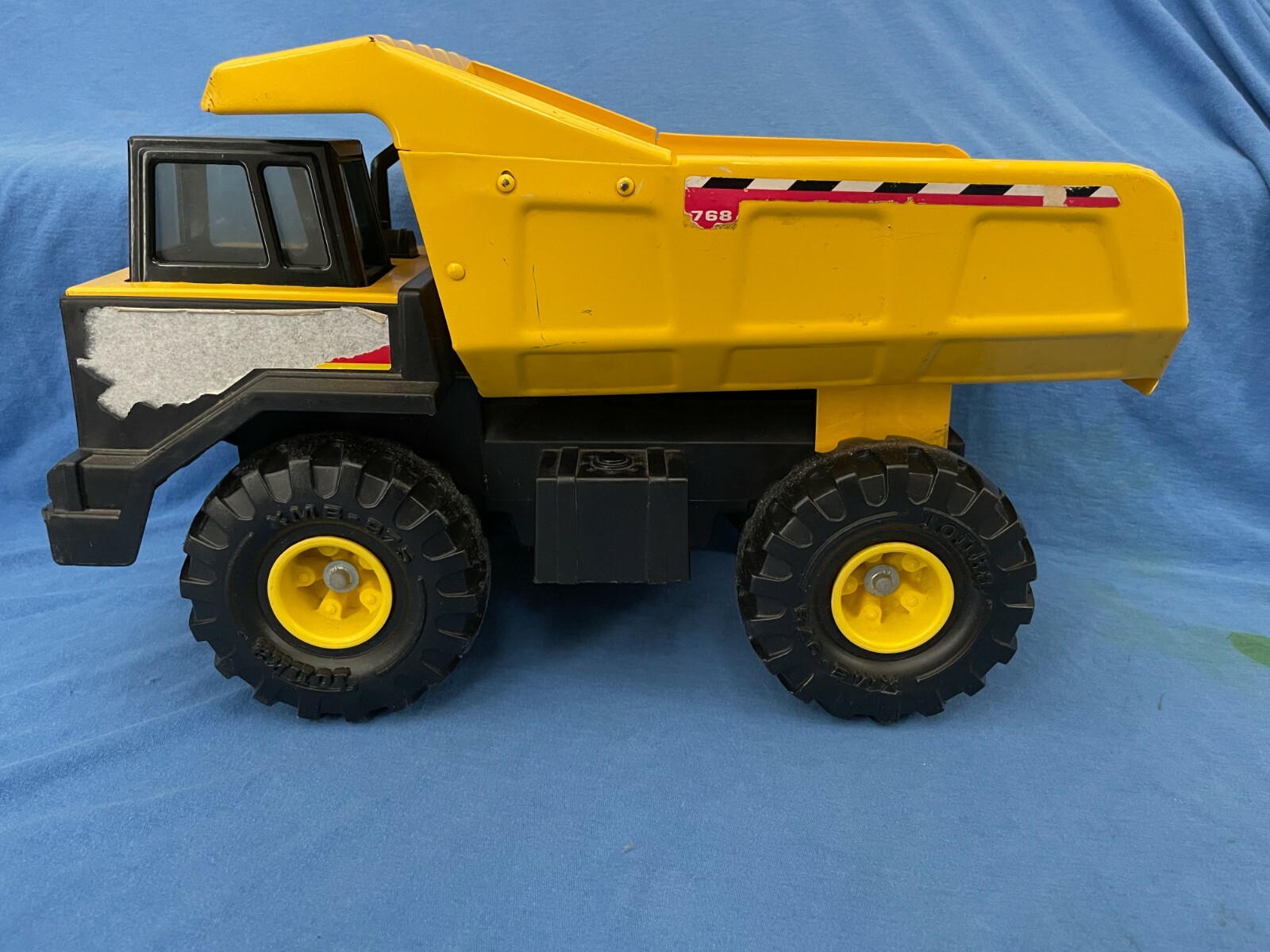 Tonka Mighty DUMP TRUCK #768 Toy Construction Equipment Pressed Steel Highway