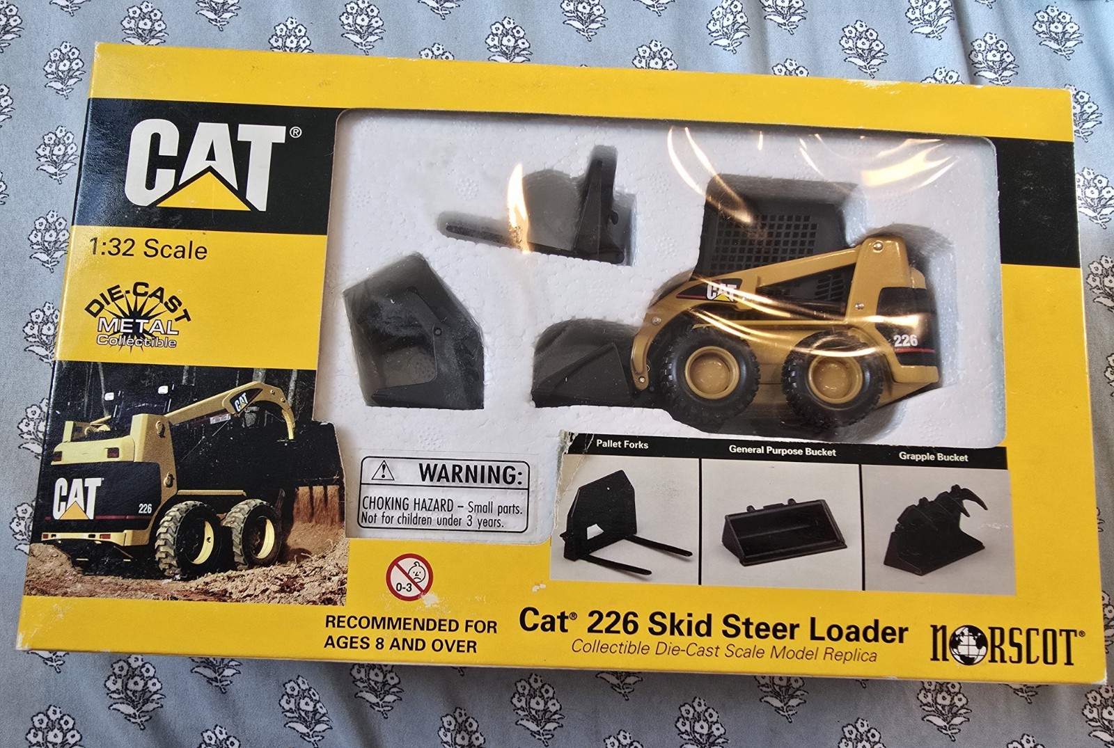 Norscot # 55036 CAT 226 Skid Steer Loader 1:32 Scale New Factory sealed!