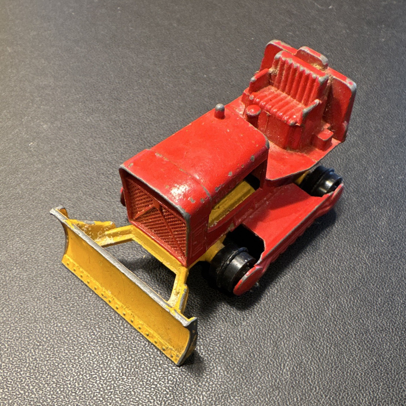 Matchbox 1:64 1-75 Case Tracked Dozer Diecast Red/Yellow Vintage 1969