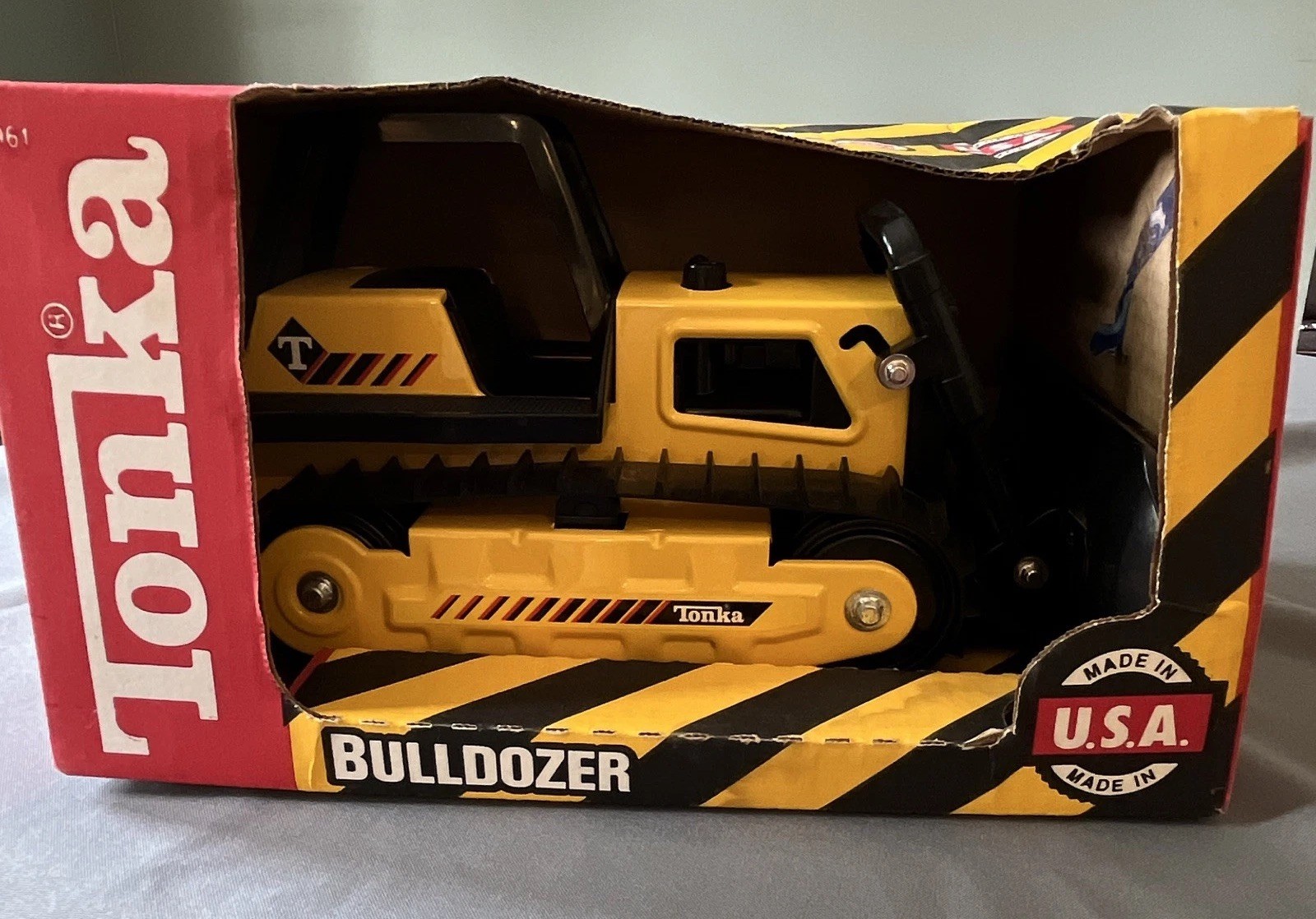 Vintage Tonka Bulldozer Diecast Construction Toy 1990 Yellow/Black Unopened