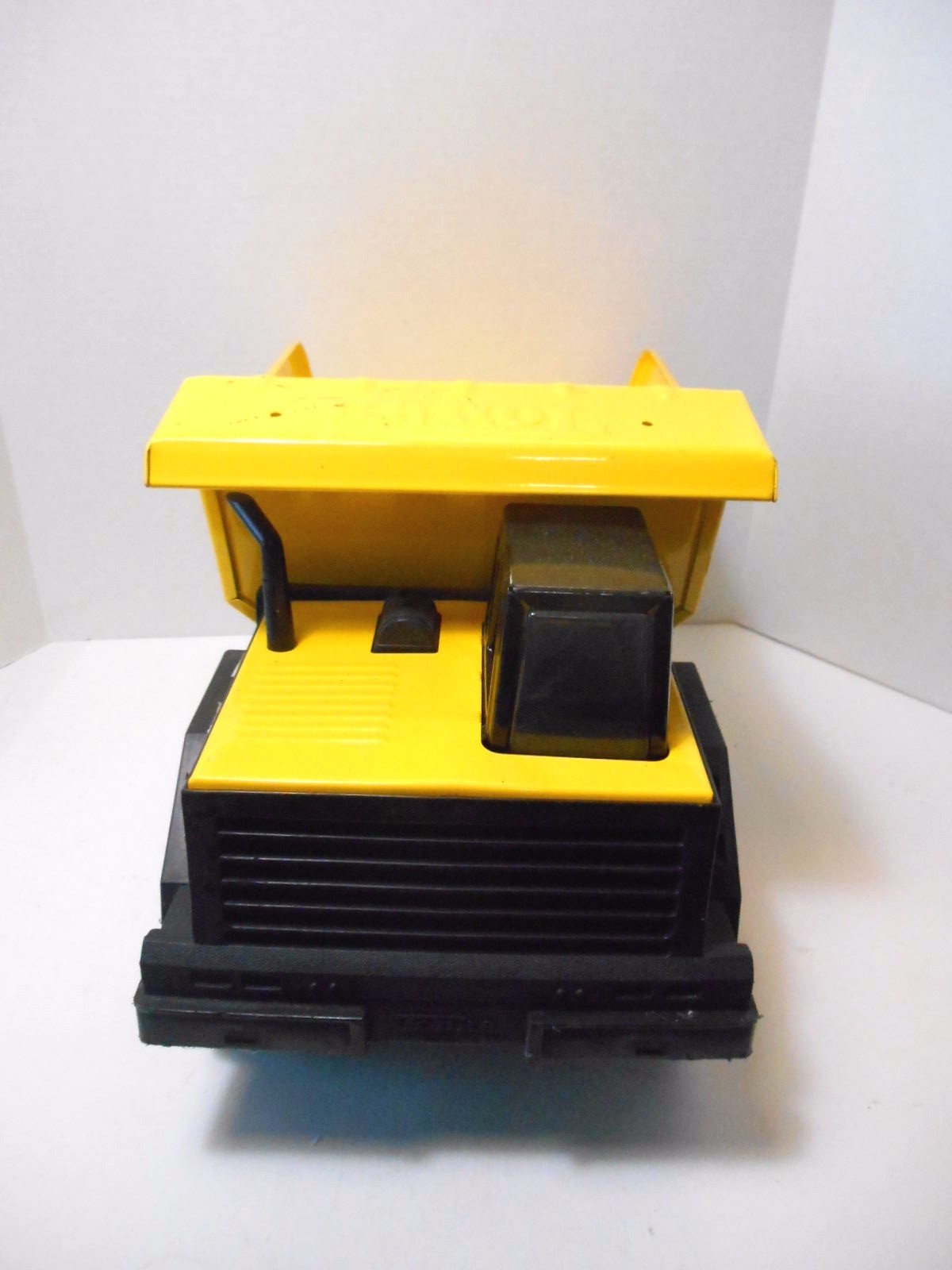 Tonka Mighty 768 Dump Truck Pressed Steel & Plastic XMB – 975