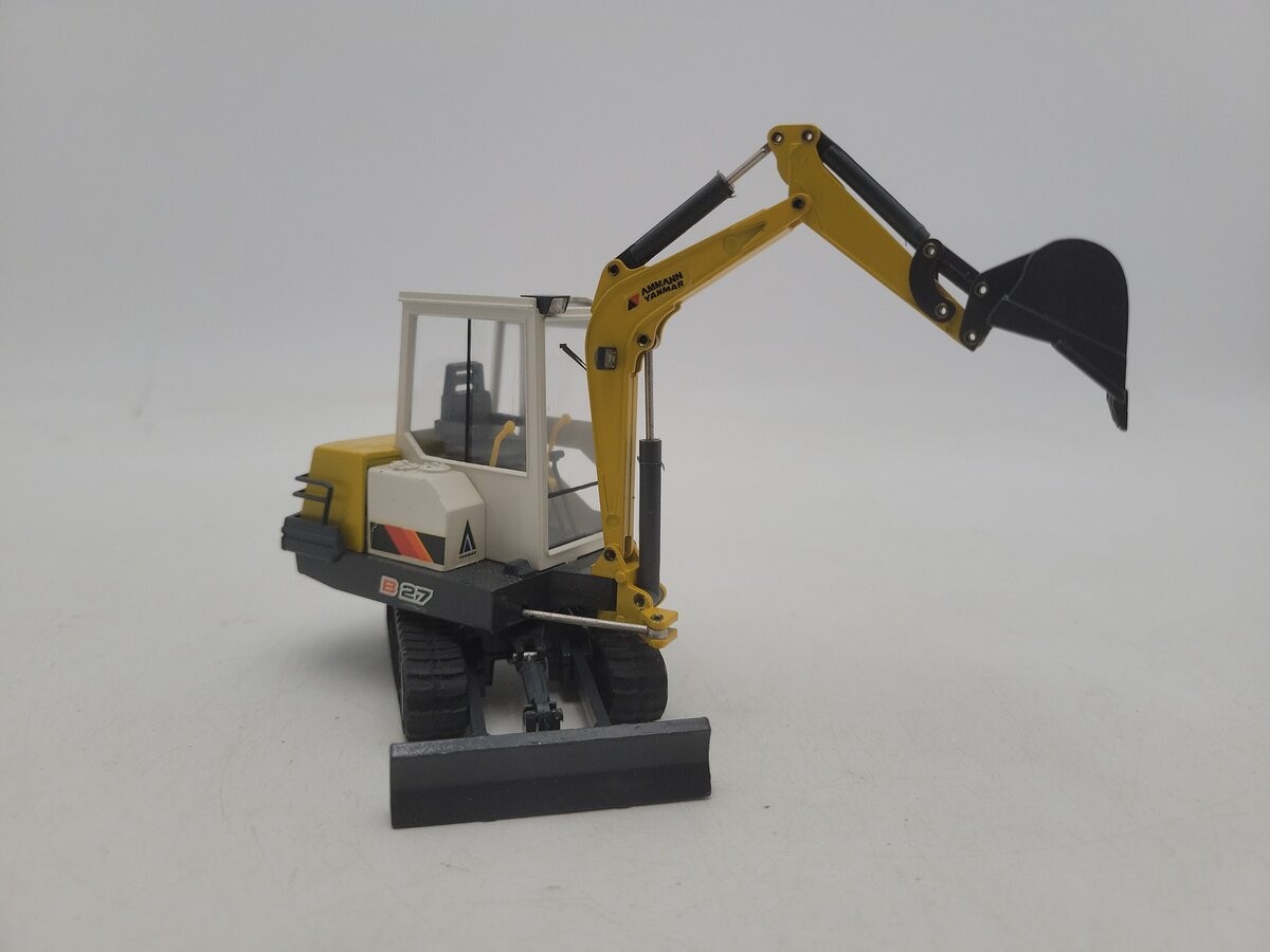 CEF 274 1:30 Scale Yanmar Ammann B27 Compact Excavator Diecast EX/Box