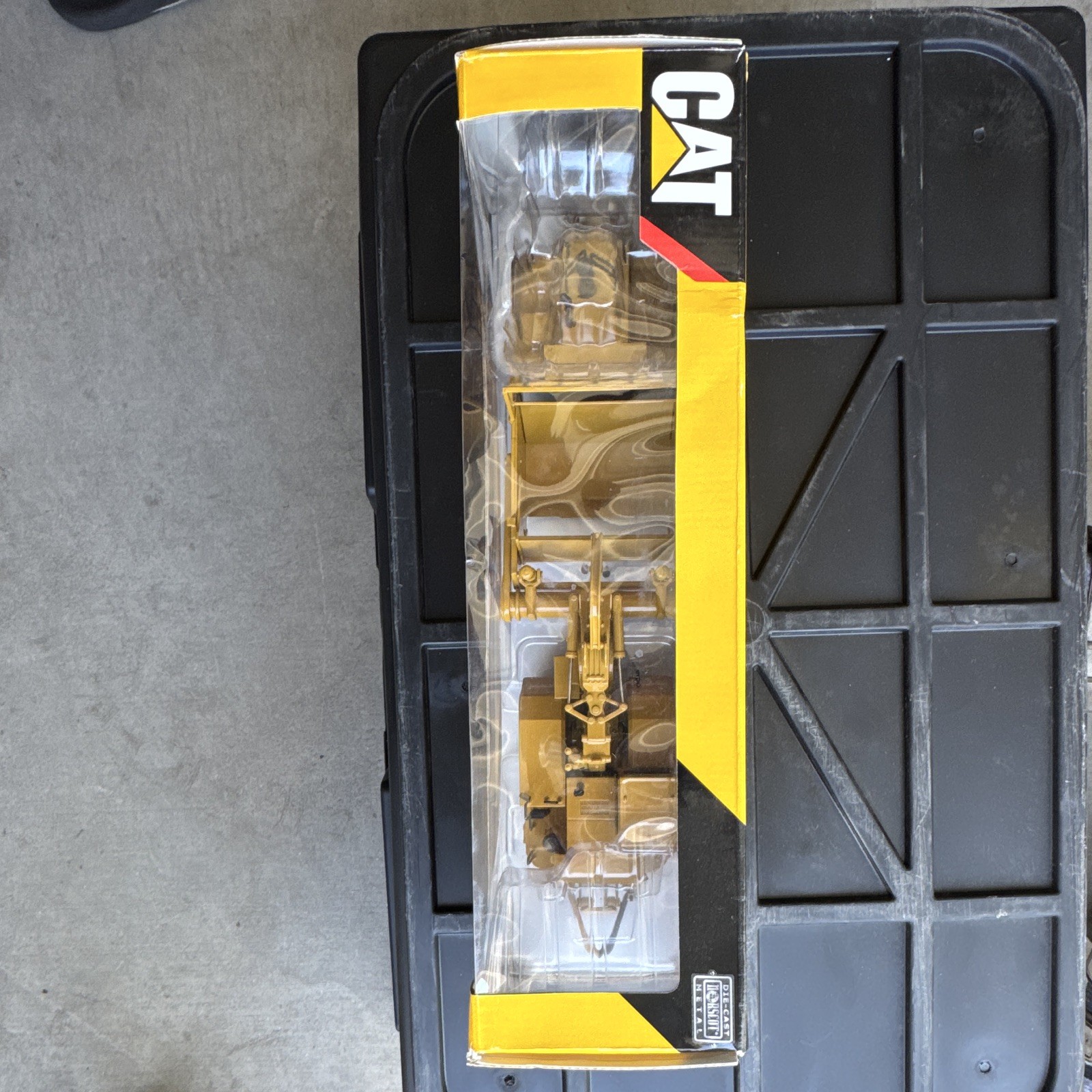 Norscot CAT 657G Wheel Tractor Scraper Diecast Model 1:50 Yellow/Black