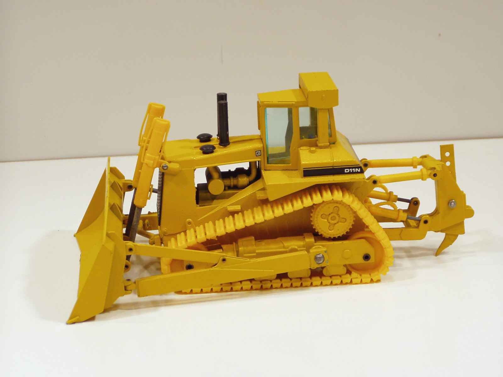 Caterpillar D11N Dozer – o/c – 1/50 – Conrad #2852 – No Box