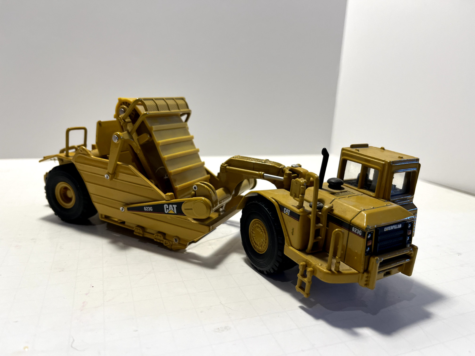 Norscot Caterpillar 623G Elevating Scraper; 1:50 Scale