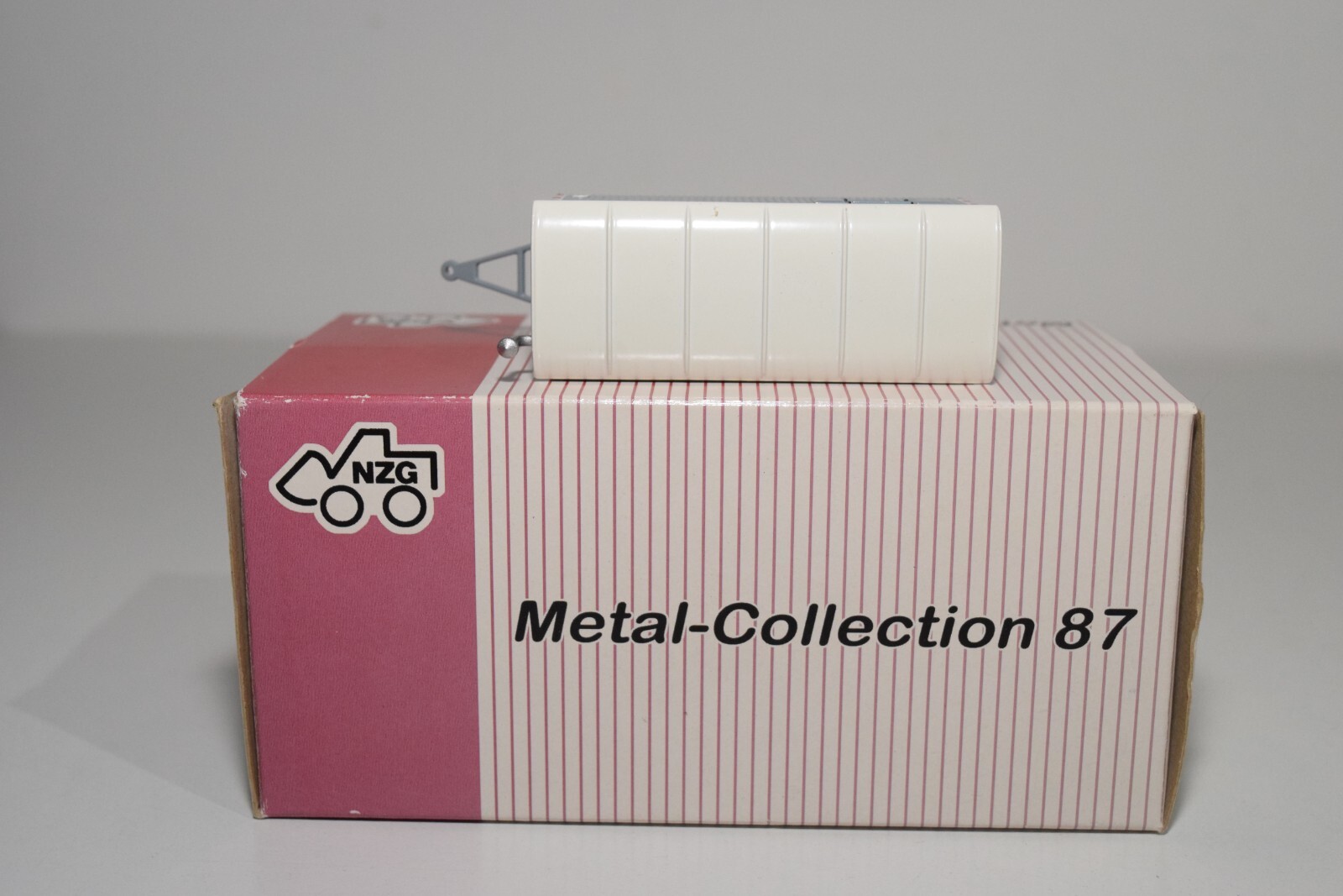 A95 1:87 NZG N.Z.G. 560 BAUWAGEN TRAILER MOBILE SITE CABIN GREY MIB